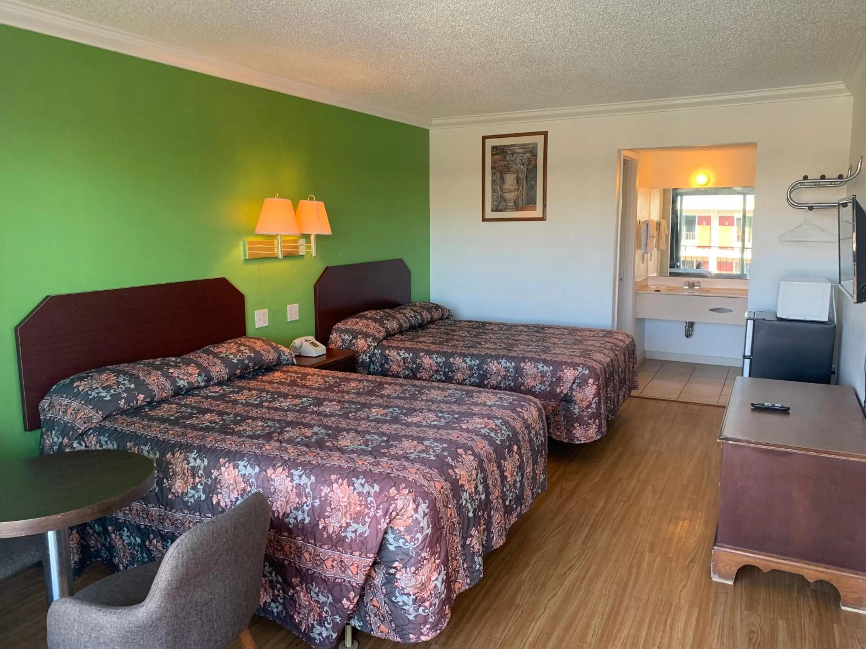 Bed in Baton Rouge West Inn