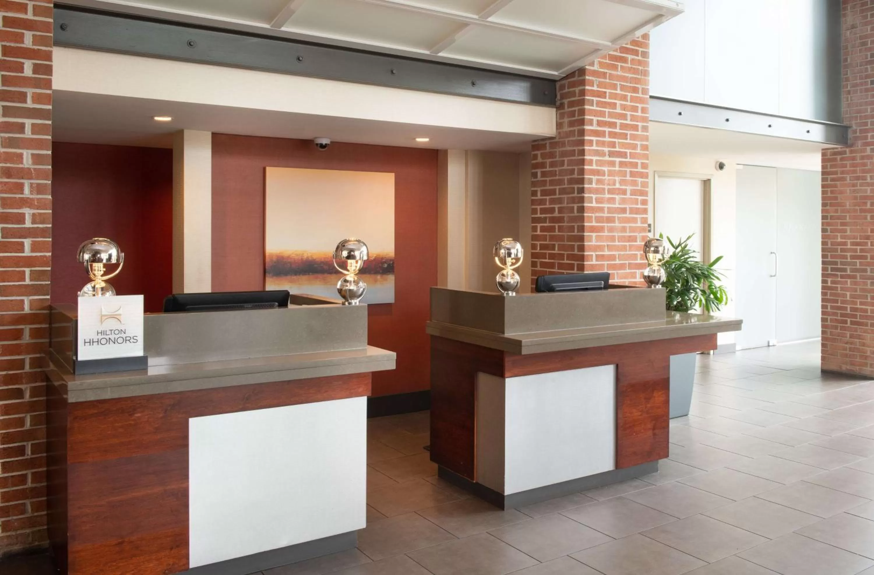 Lobby or reception in DoubleTree Hotel & Suites Charleston Airport