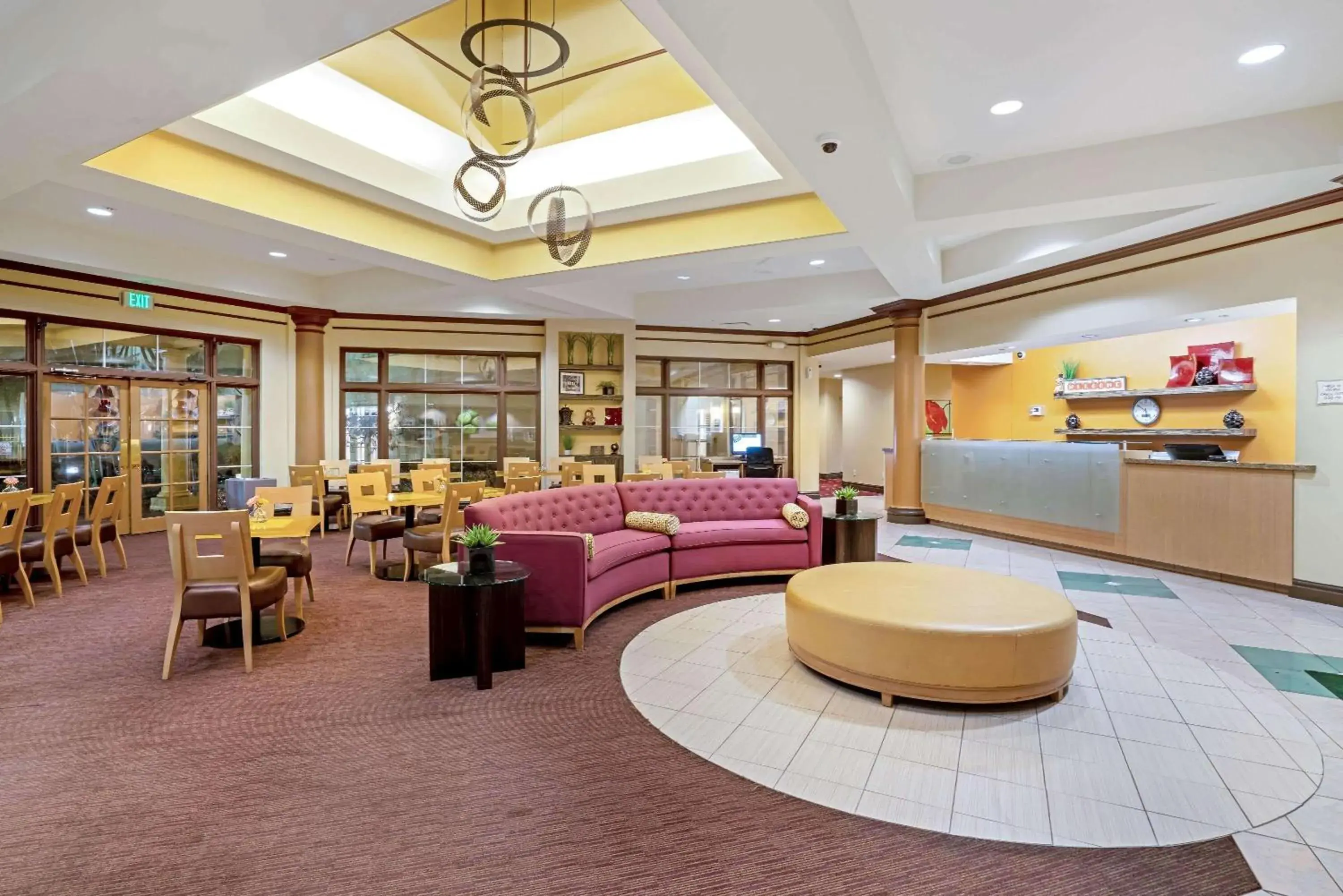 Lobby or reception in La Quinta by Wyndham Memphis Primacy Parkway