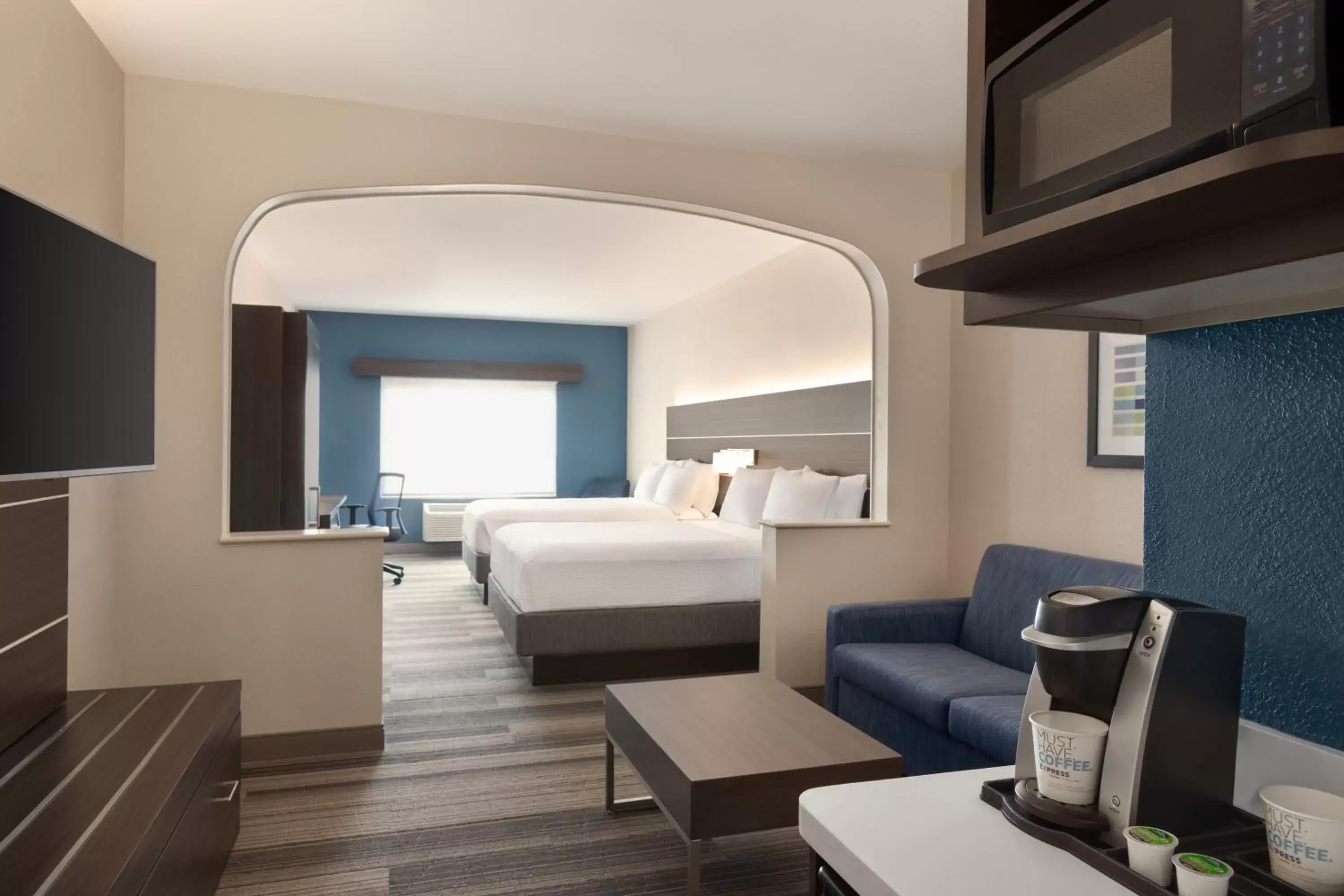 Bedroom, Bed in Holiday Inn Express & Suites Denver Airport by IHG Bedroom, Bed in Holiday Inn Express & Suites Denver Airport by IHG