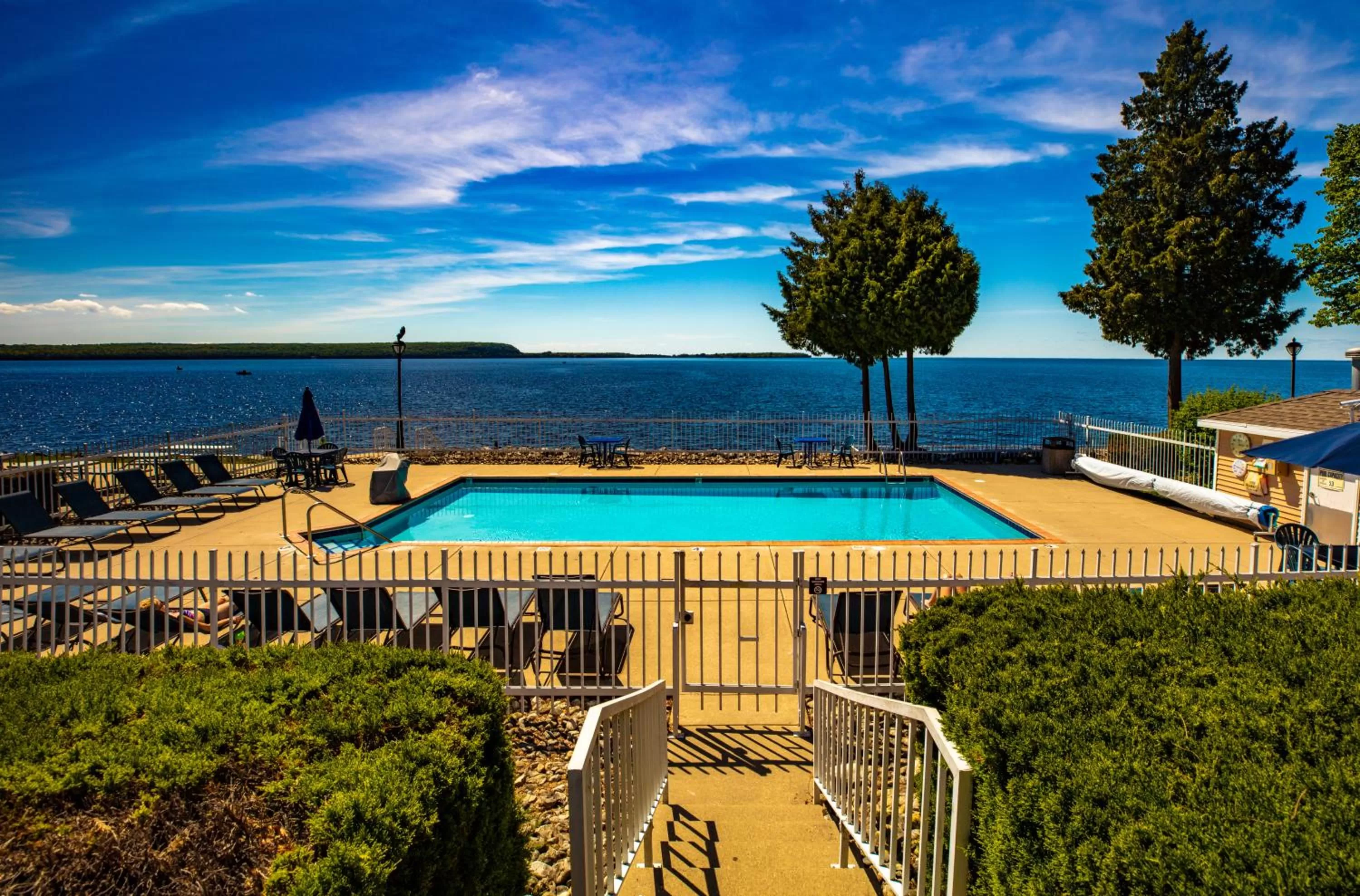 Pool view, Swimming Pool in Westwood Shores Waterfront Resort