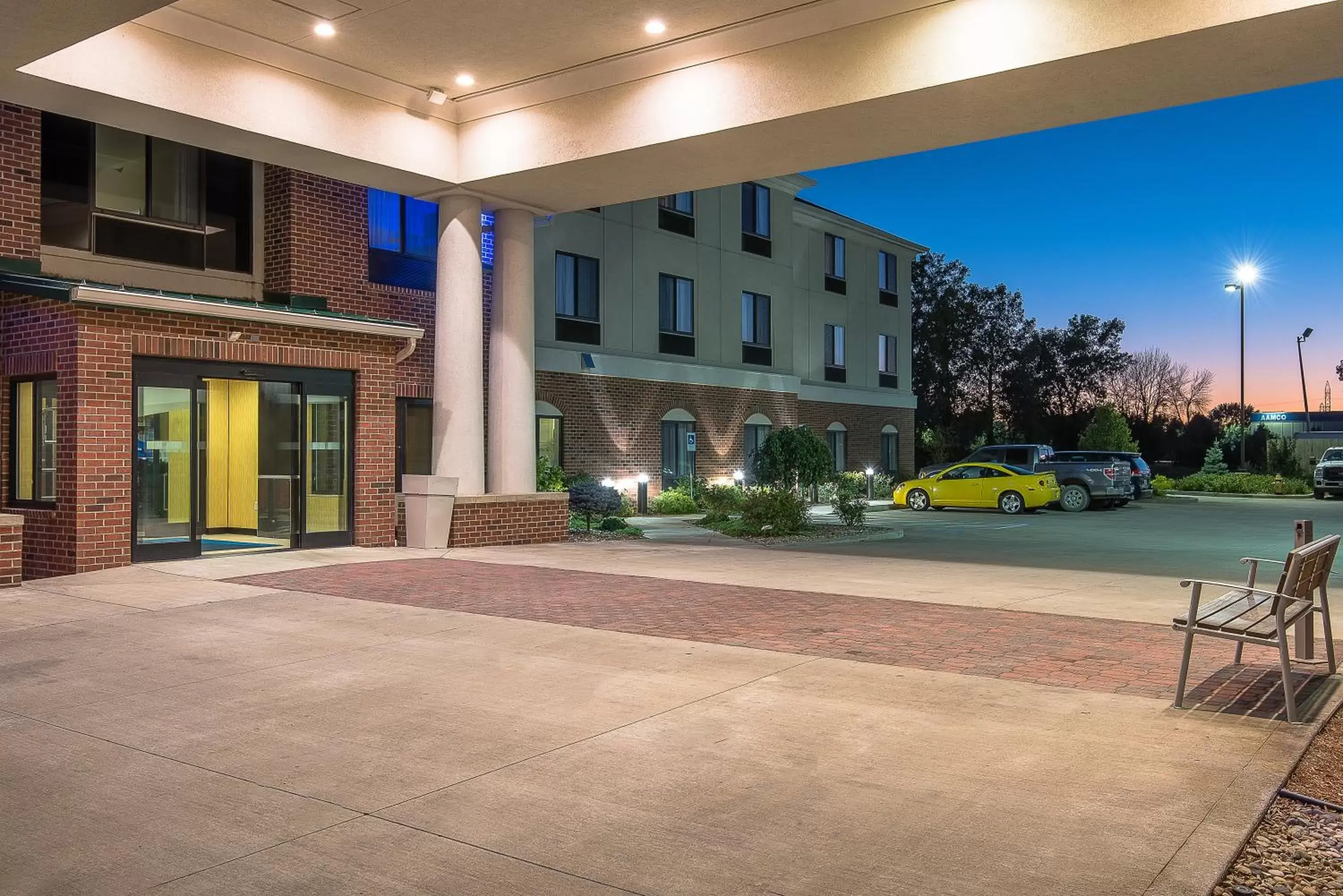 Property building in Holiday Inn Express and Suites Lafayette East by IHG Property building in Holiday Inn Express and Suites Lafayette East by IHG