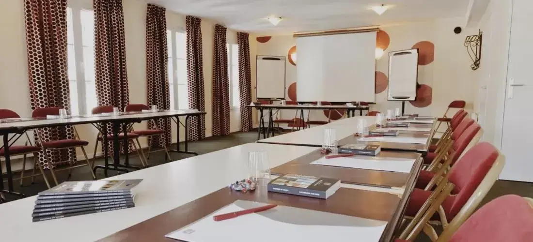 Meeting/conference room in Hôtel Les Beaux Arts