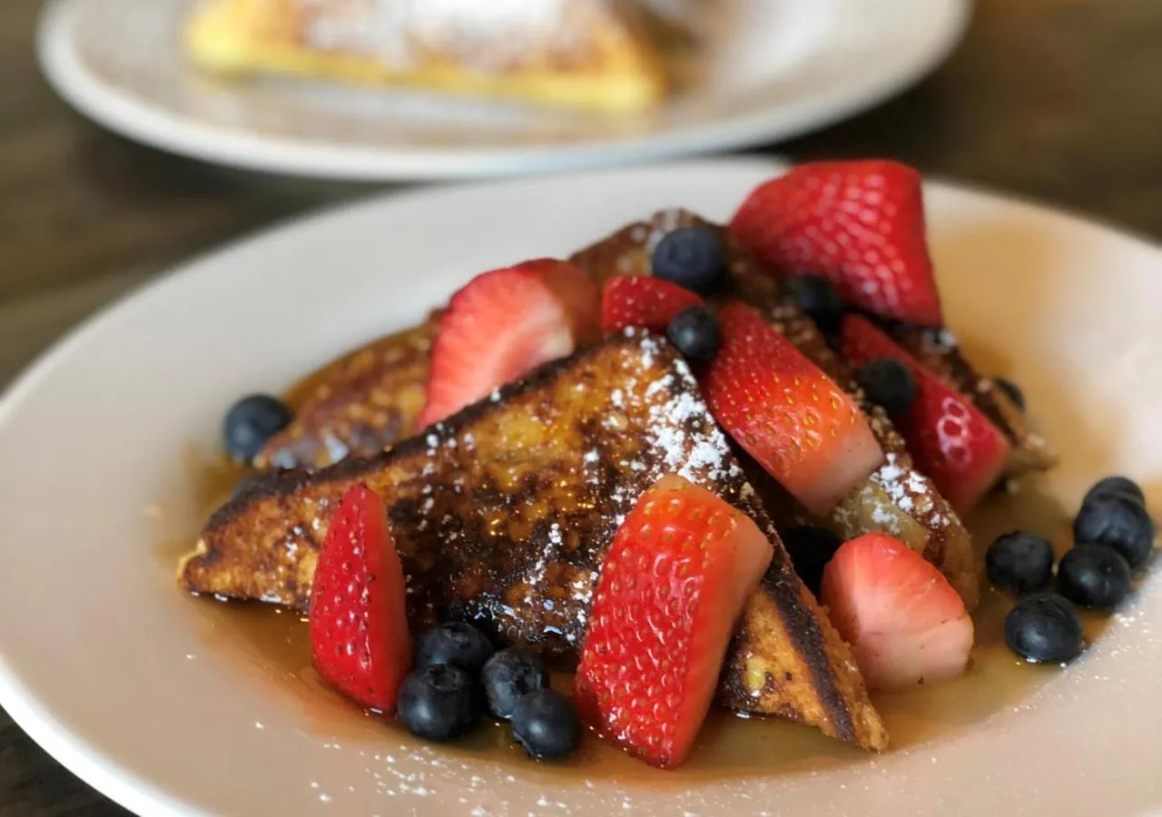Breakfast in Manor Vail Lodge