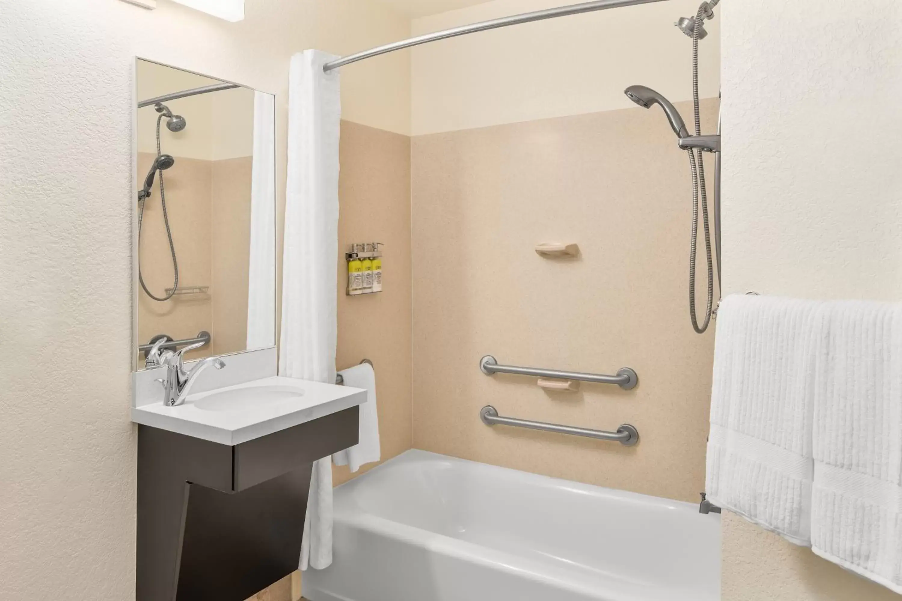 Shower, Bathroom in Candlewood Suites Destin-Sandestin Area, an IHG Hotel