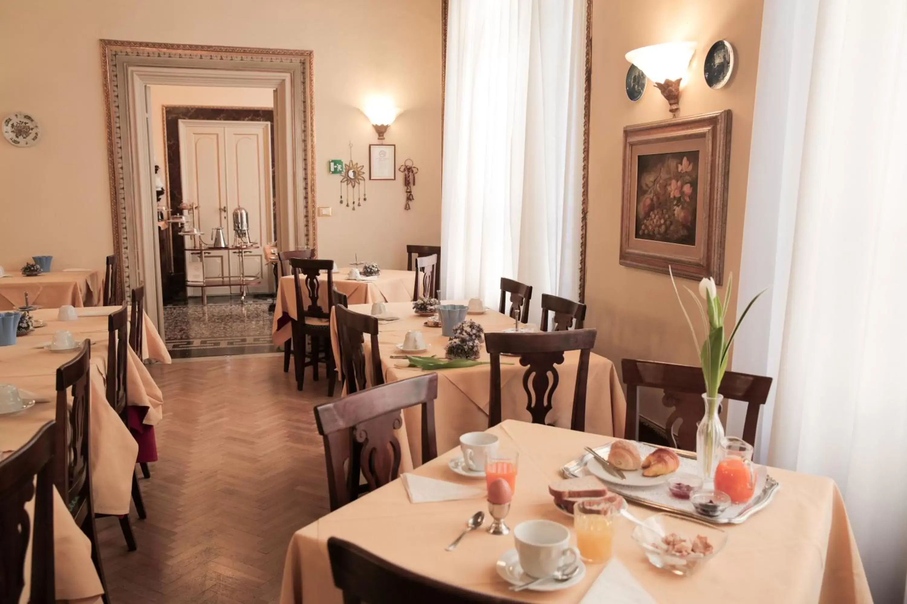 Continental breakfast, Restaurant/Places to Eat in Hotel Villa Liana