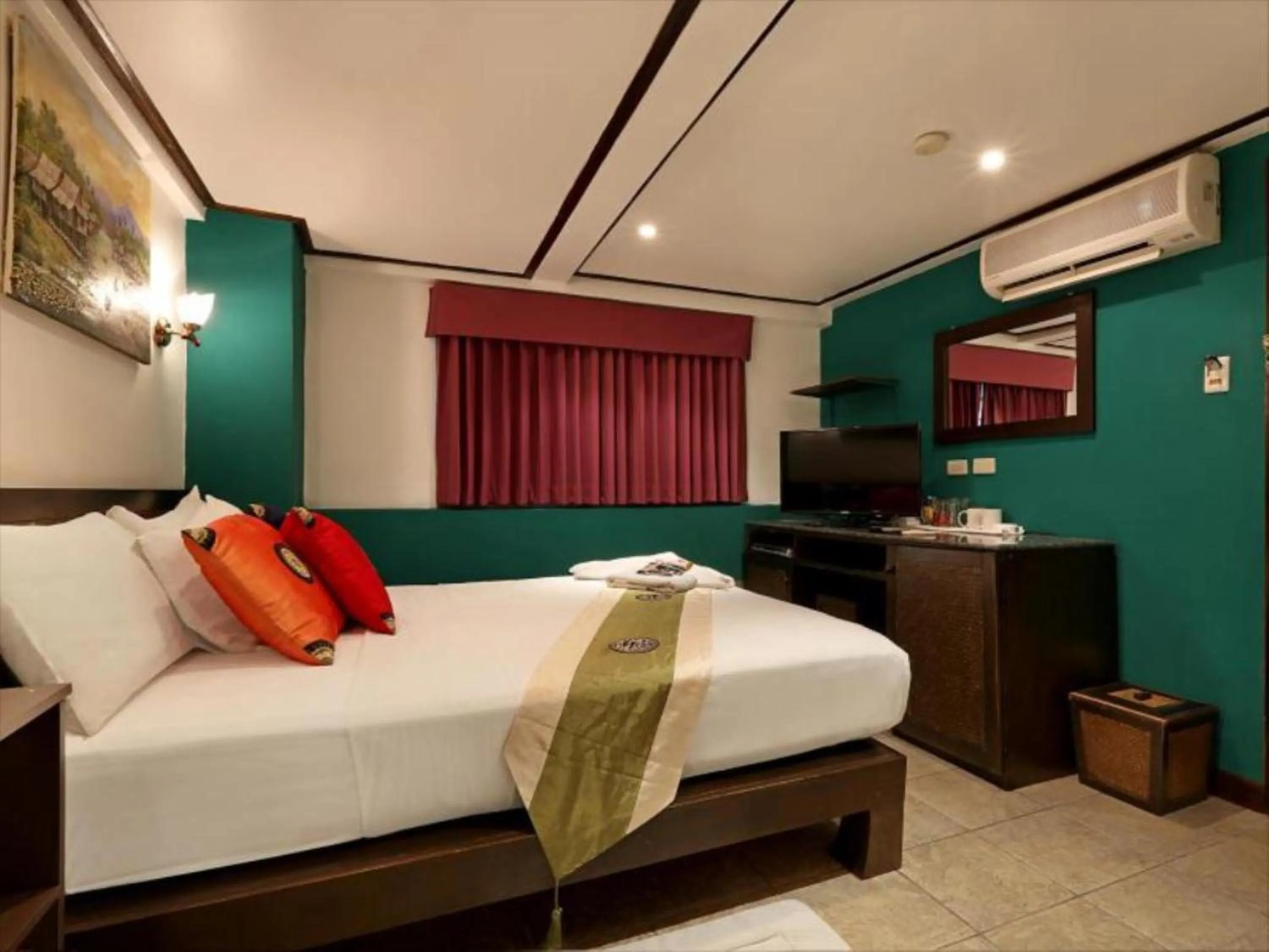 Bathroom, Bed in Angus O'Tool's Guesthouse