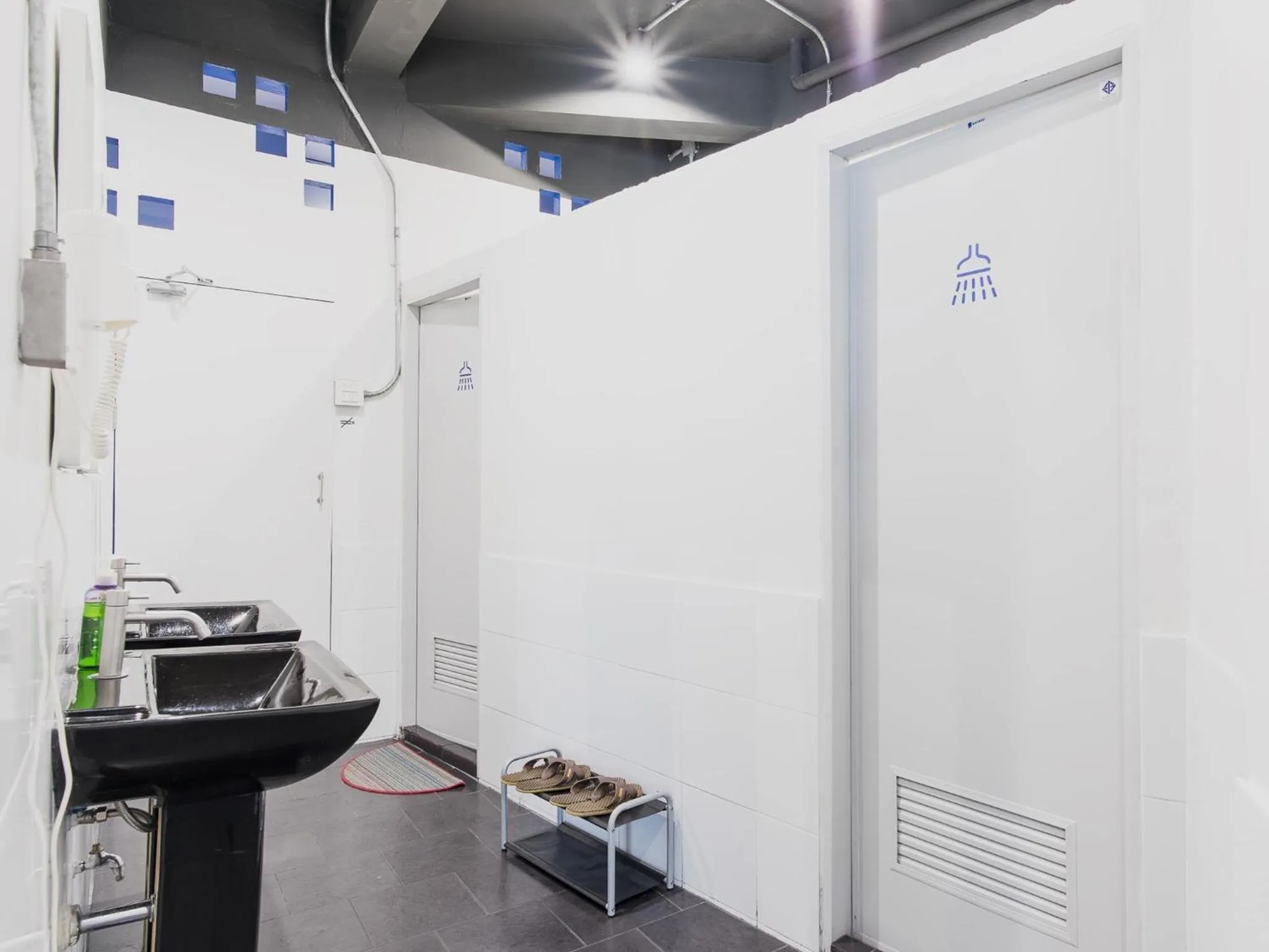 Bathroom in Loftel Station Hostel