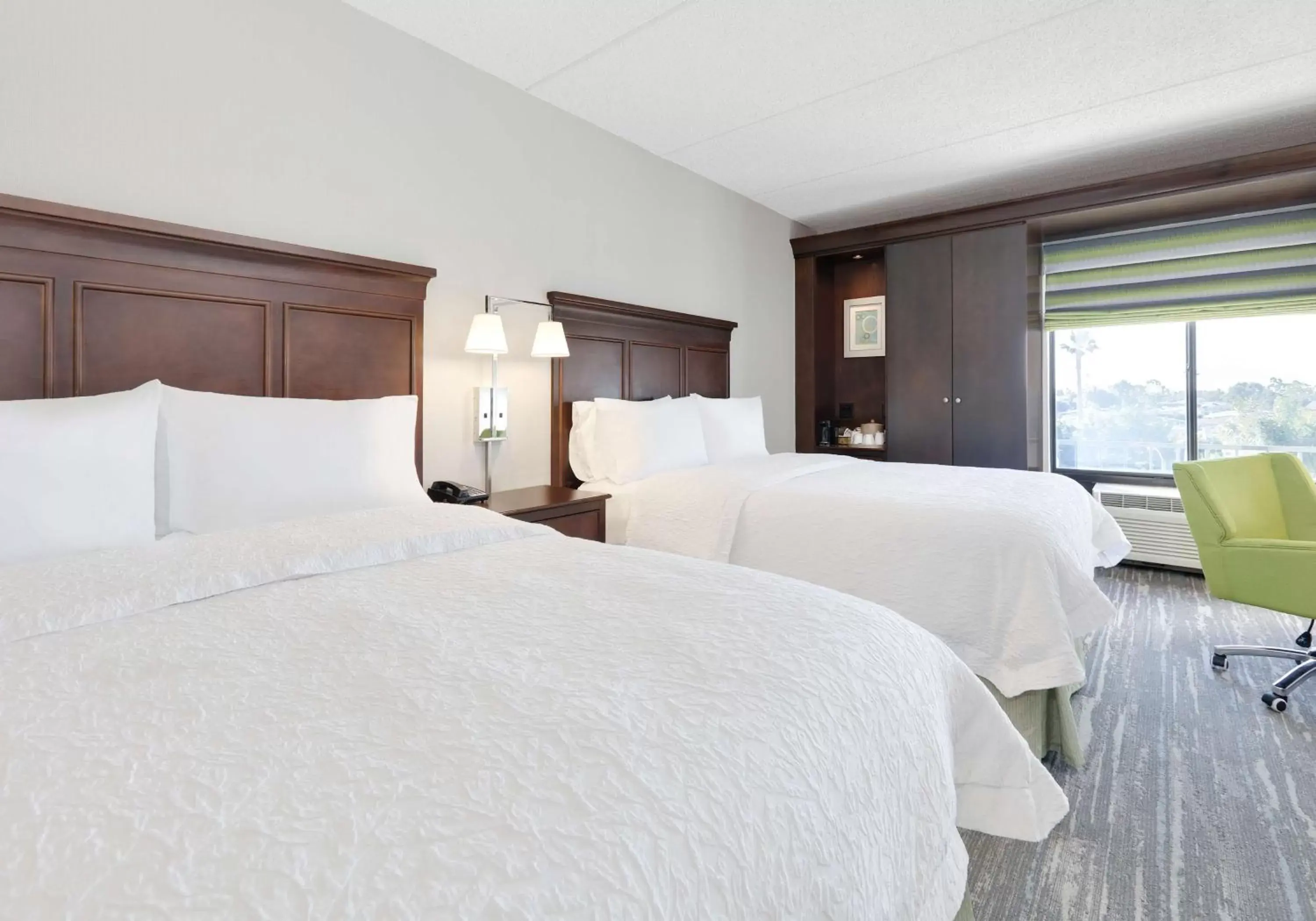 Bedroom, Bed in Hampton Inn Los Angeles/Carson