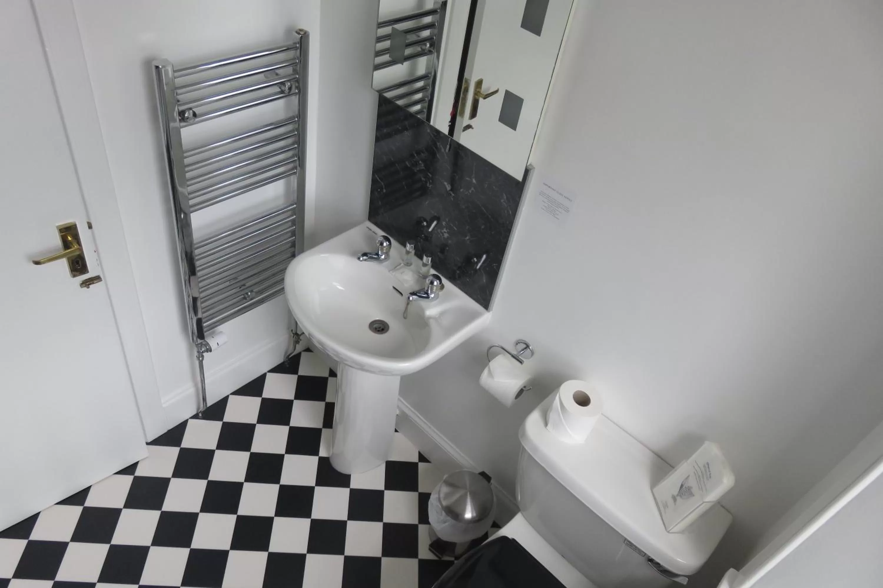 Bathroom in West End Guest House