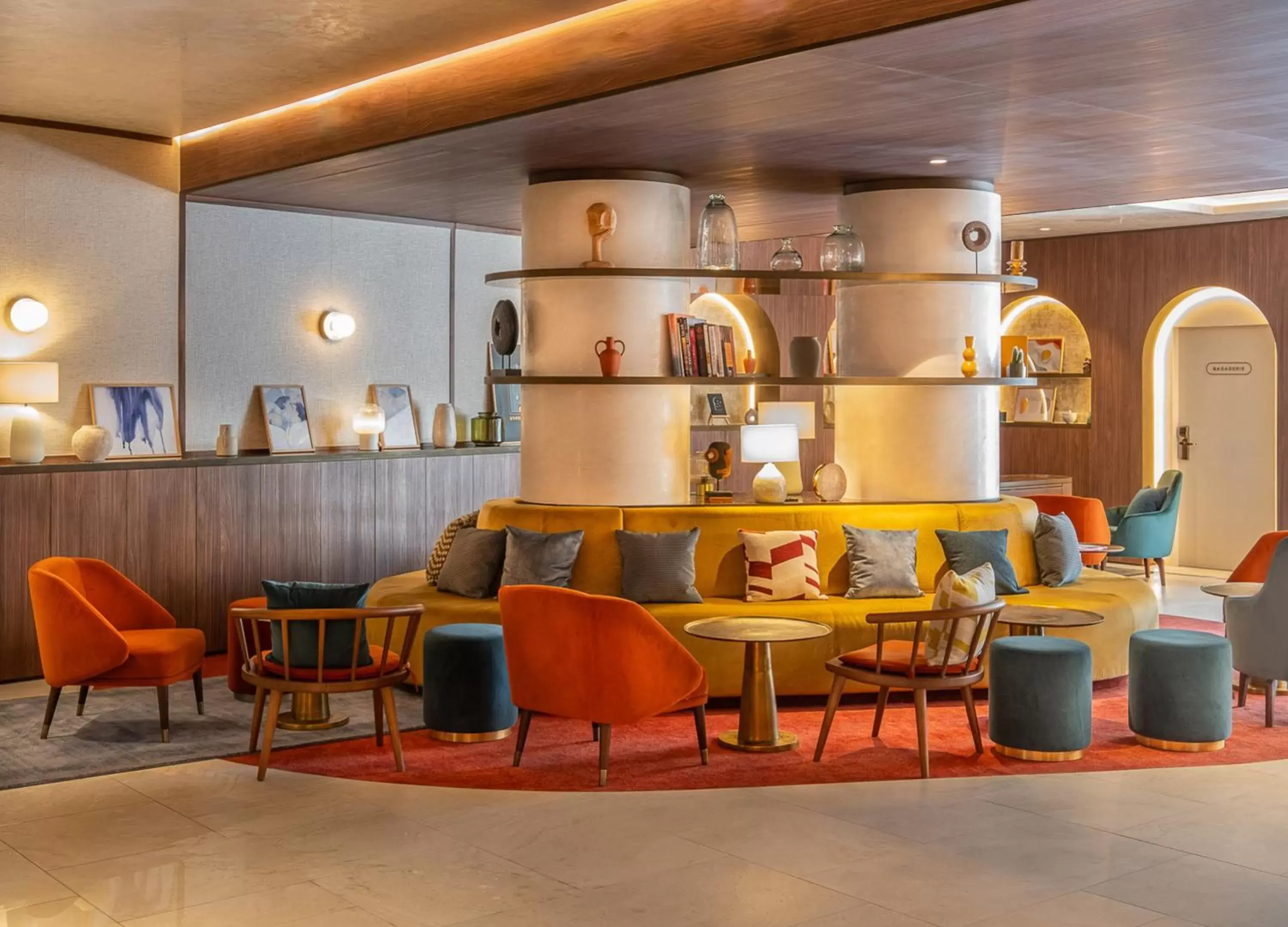 Lobby or reception, Lounge/Bar in Hôtel Burdigala by Inwood Hotels