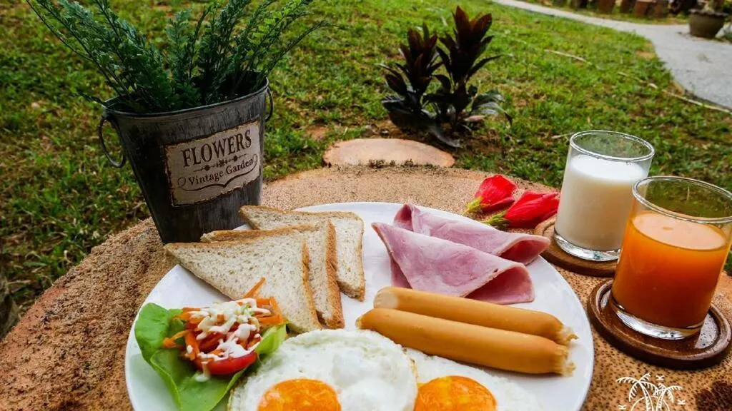 Food and drinks in Grandfather Khaolak Resort