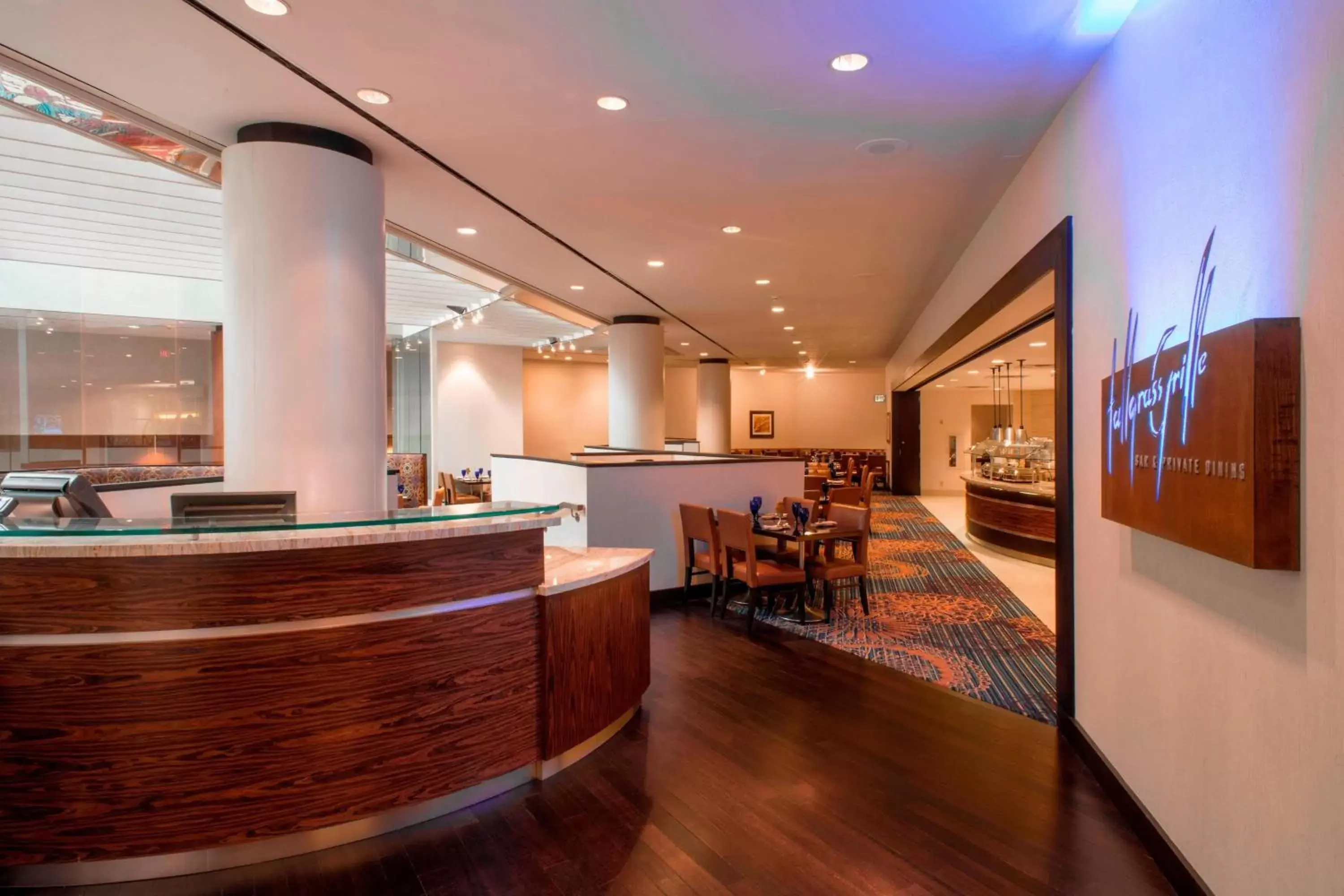 Restaurant/places to eat, Lobby/Reception in Tulsa Marriott Southern Hills