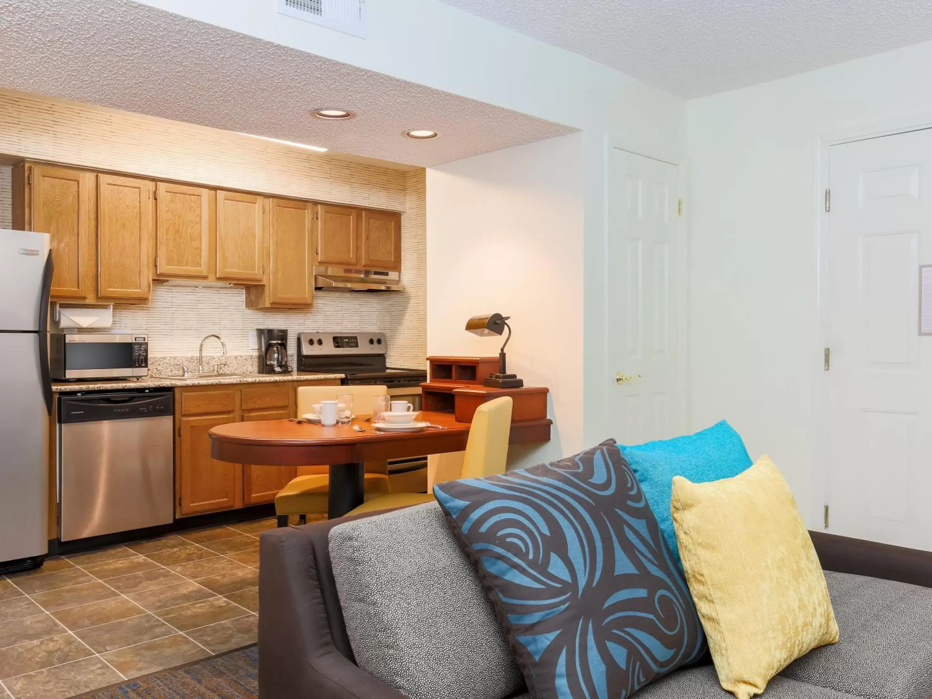 Kitchen/Kitchenette in Hawthorn Suites by Wyndham Tinton Falls