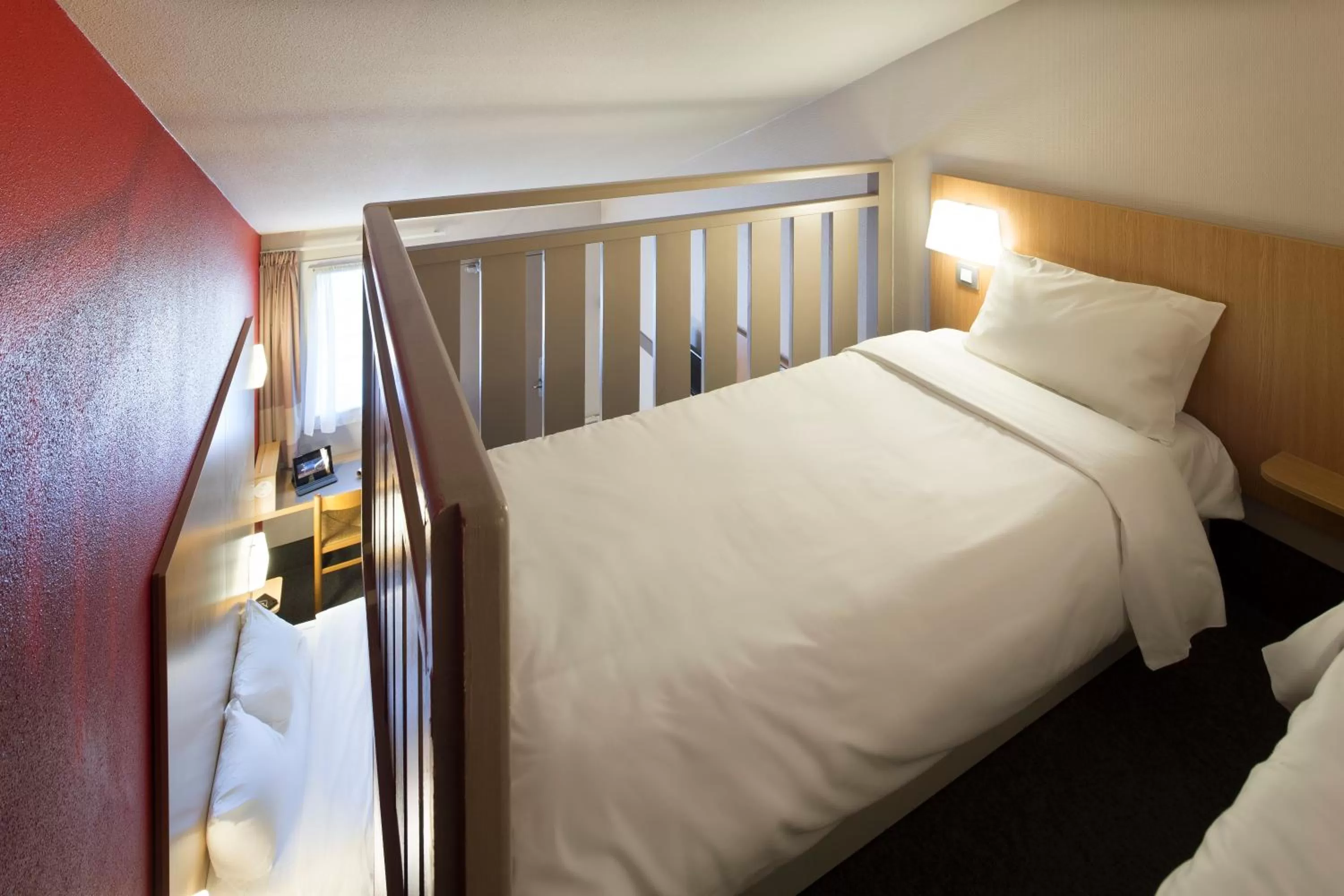 Bed in B&B HOTEL Metz Augny