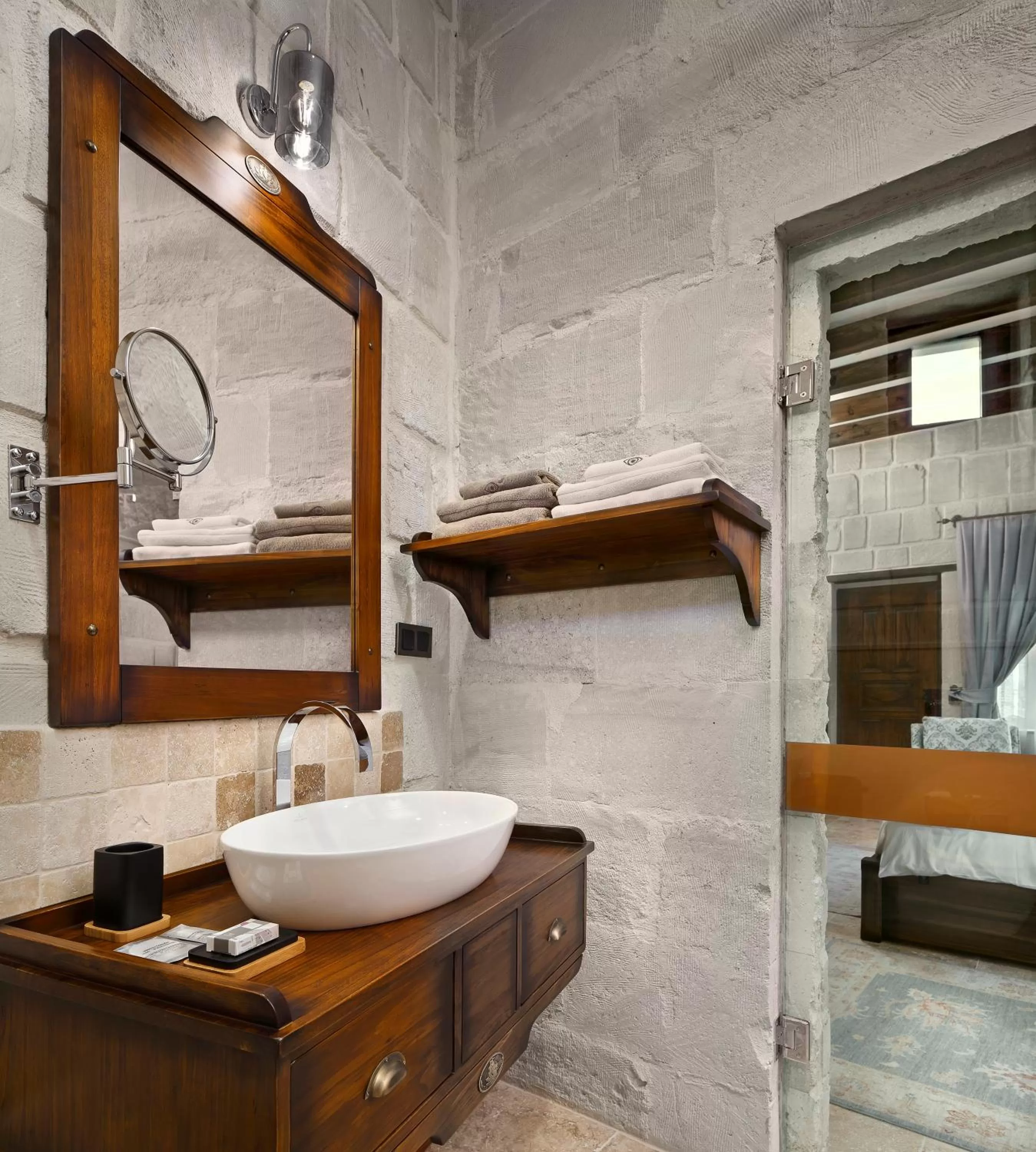 Bathroom, Bed in Seraphim Cave Suites & SPA