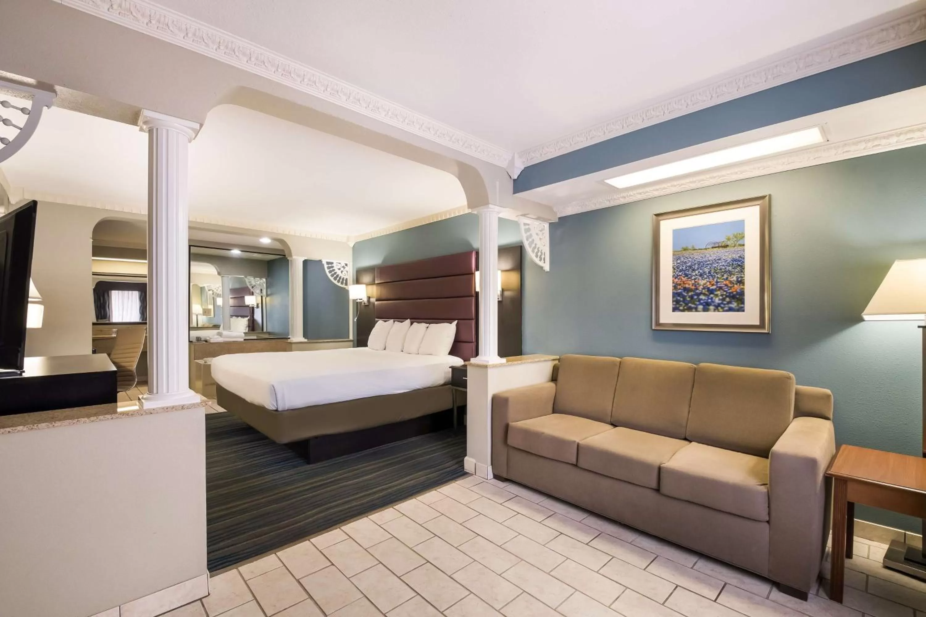 Bedroom, Bed in Best Western Inn Winchester