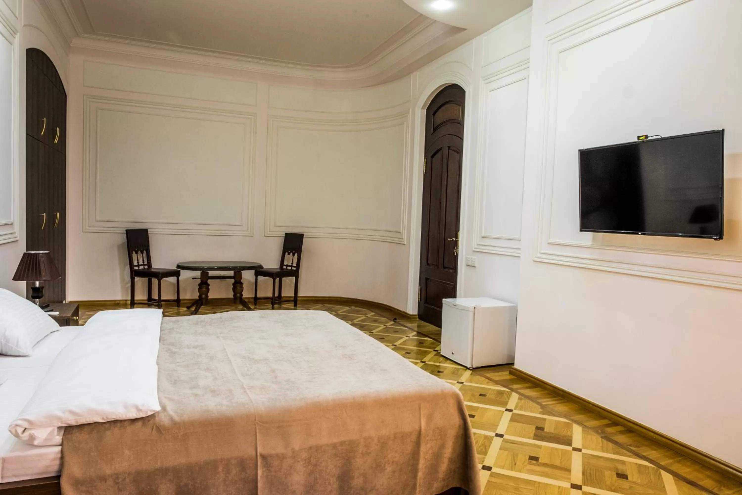 Photo of the whole room, Bed in S&L Boutique Hotel