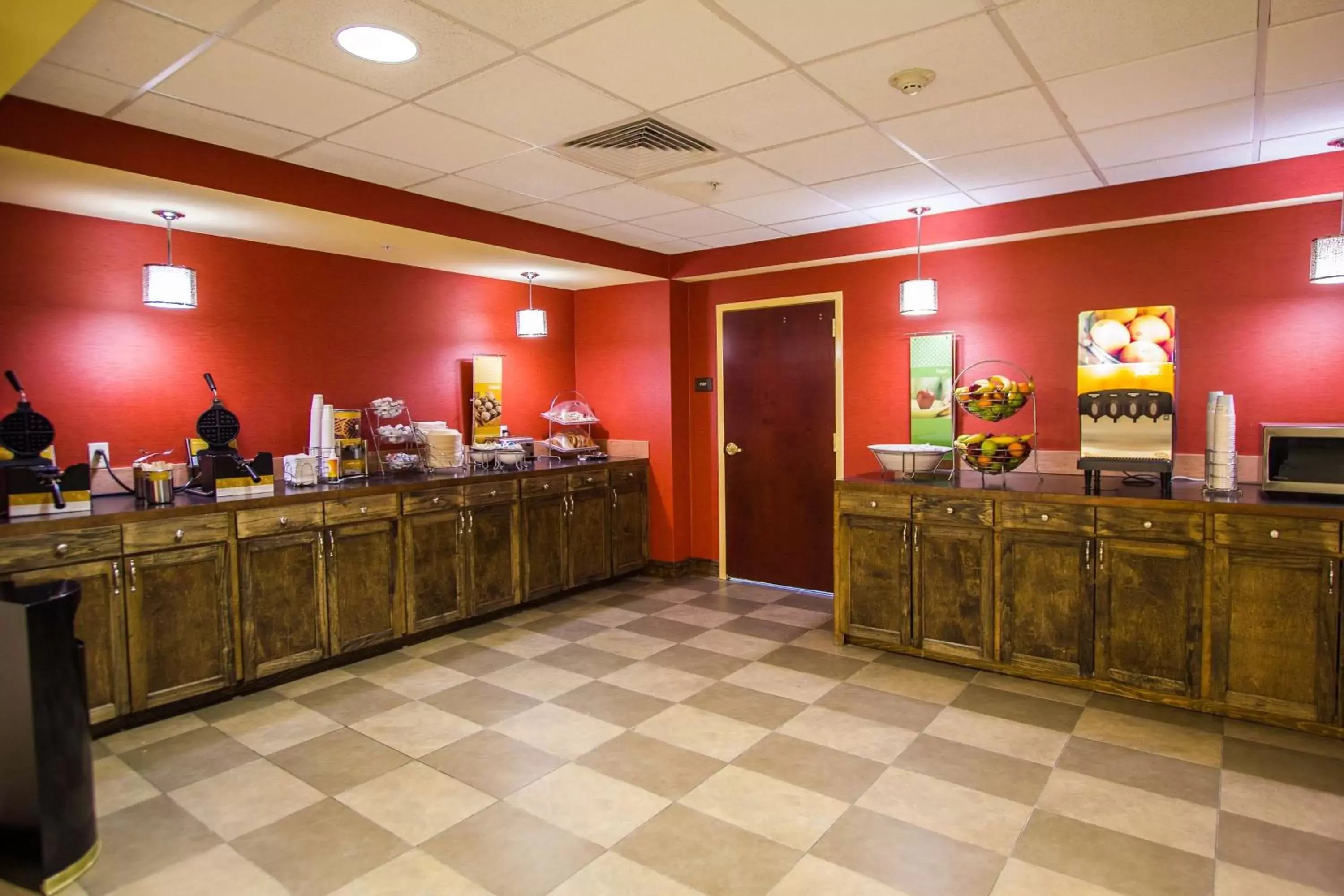 Dining area in Hampton Inn & Suites Natchez