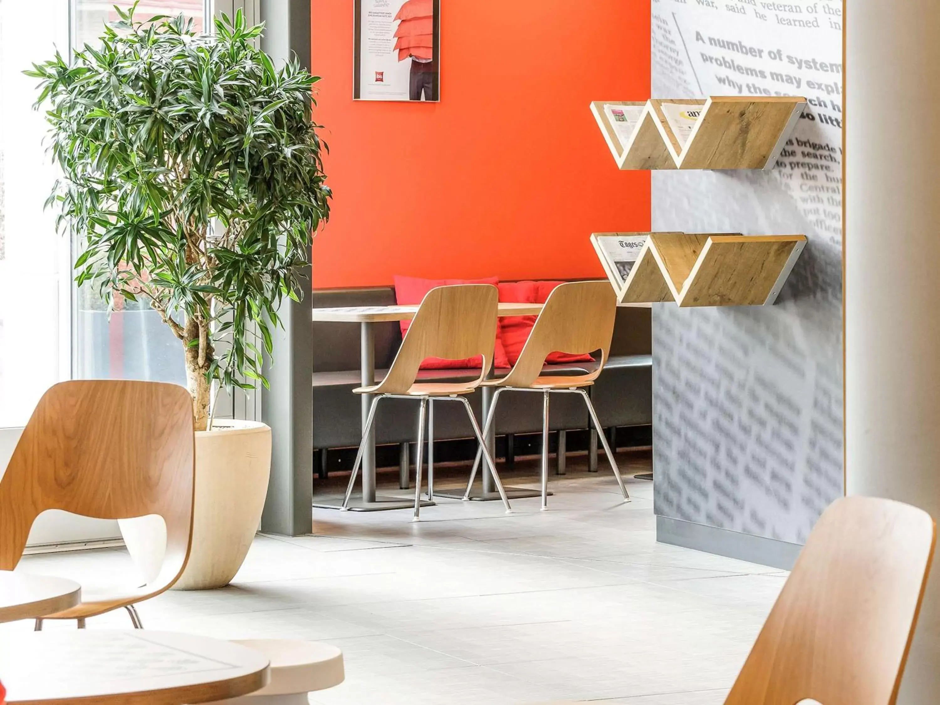 Lounge or bar, Dining Area in ibis Bern Expo