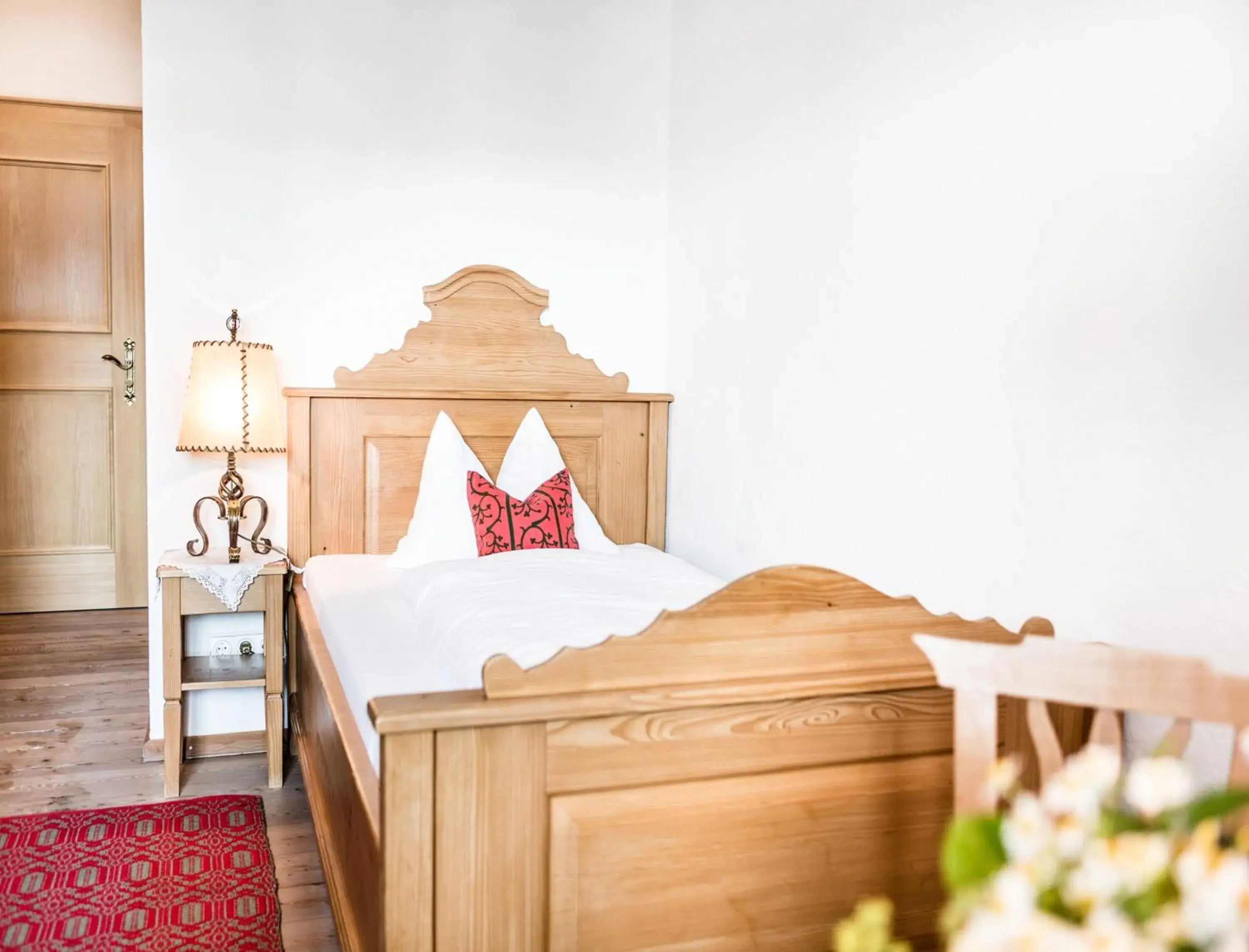 Comfort Single Room with Garden View - single occupancy in Salzburg Hotel Holznerwirt