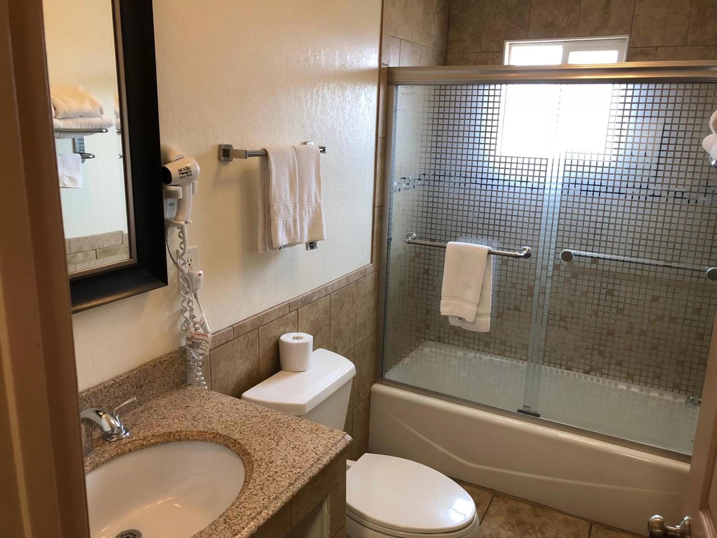 Bathroom in Toppers Motel