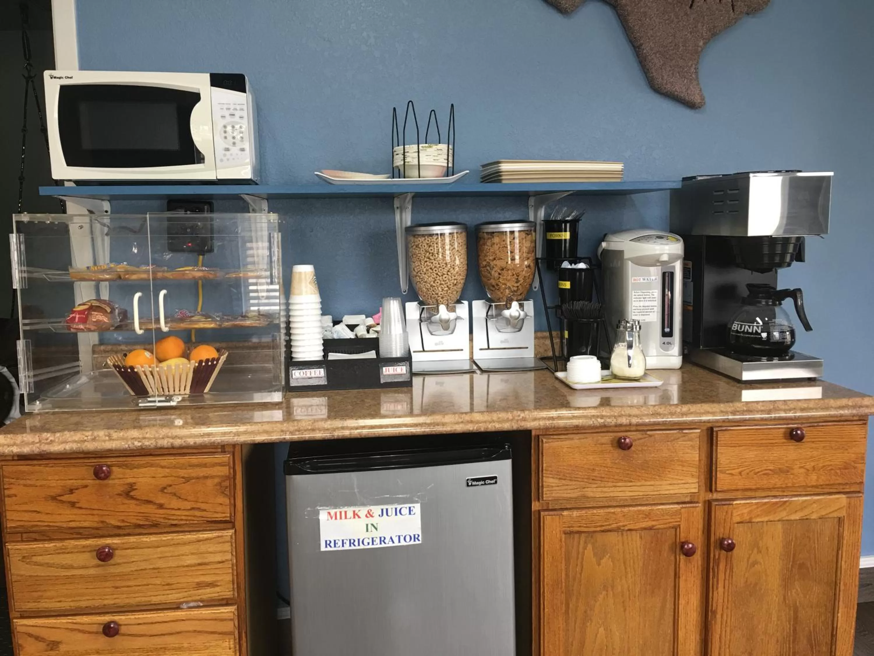 Coffee/tea facilities in Americas Best Value Inn Ozona