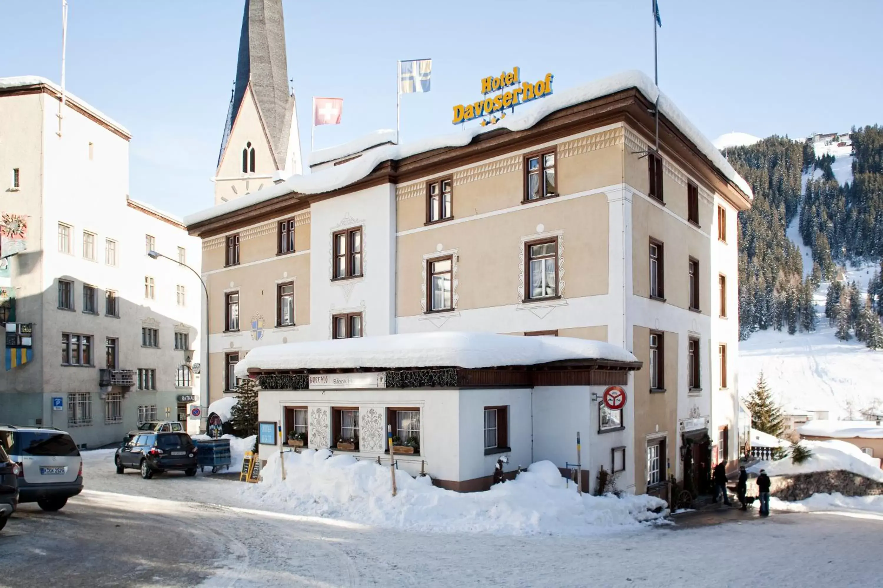 Facade/entrance in Hotel Davoserhof