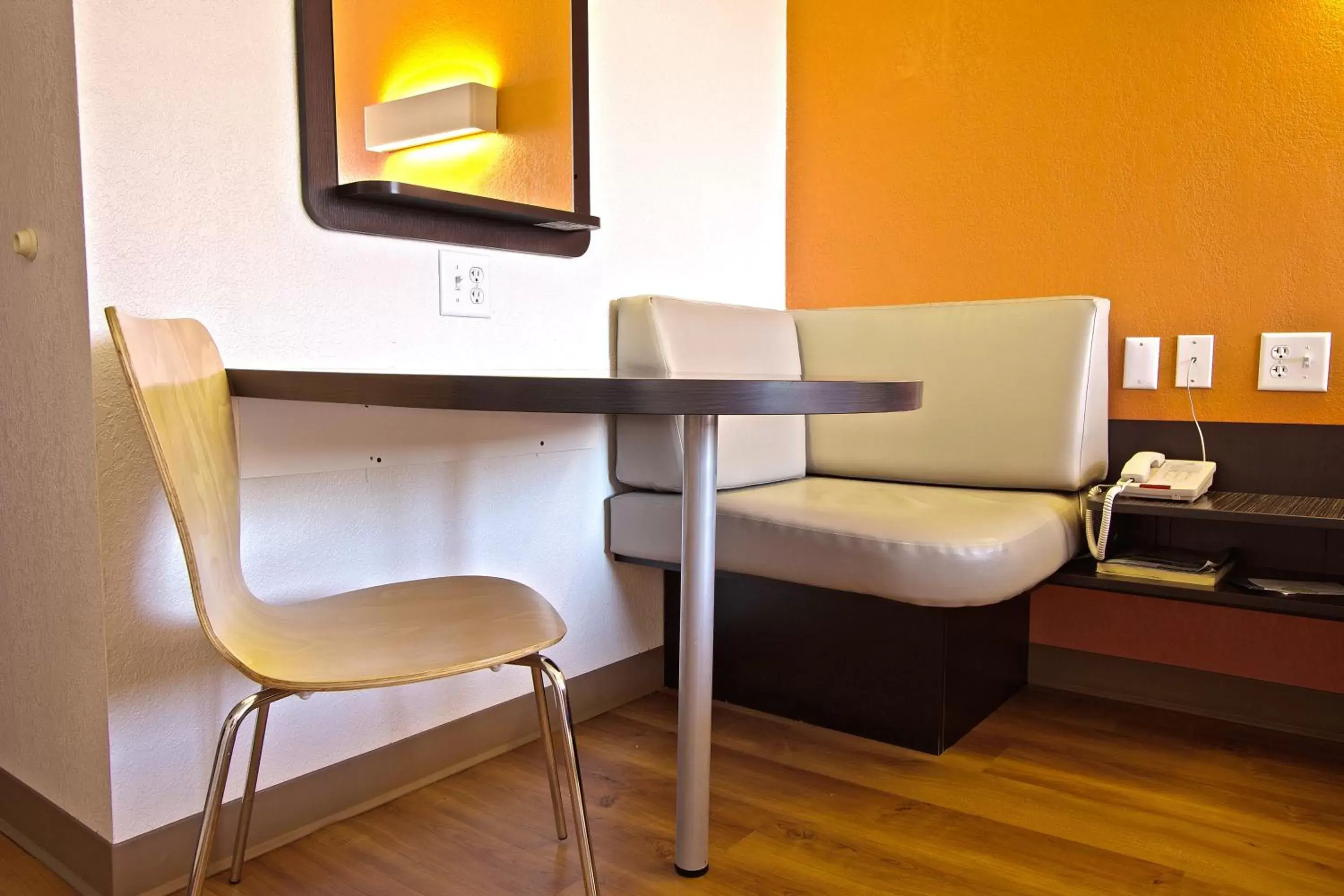 Seating Area in Motel 6-Piscataway, NJ