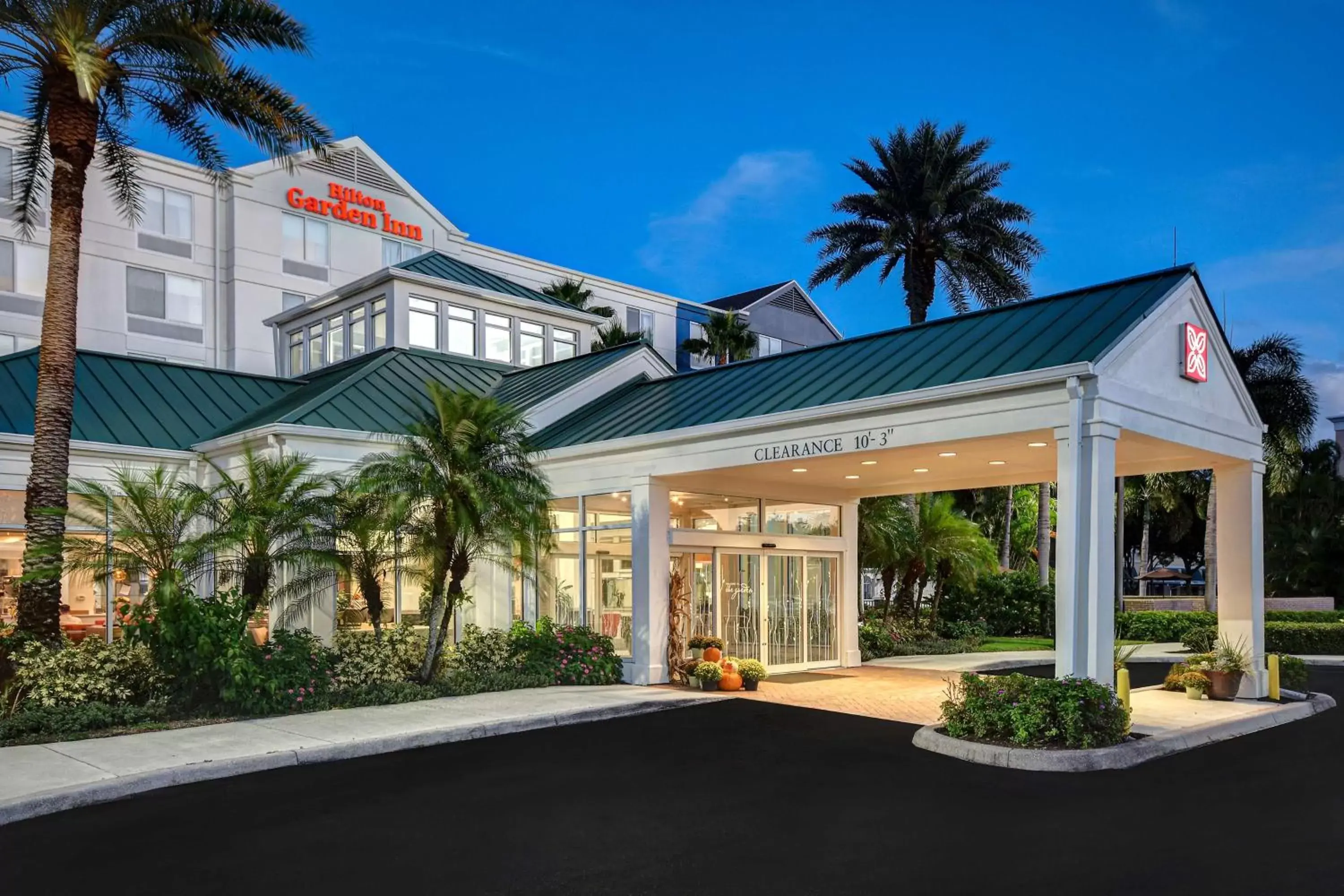 Property Building in Hilton Garden Inn Fort Myers