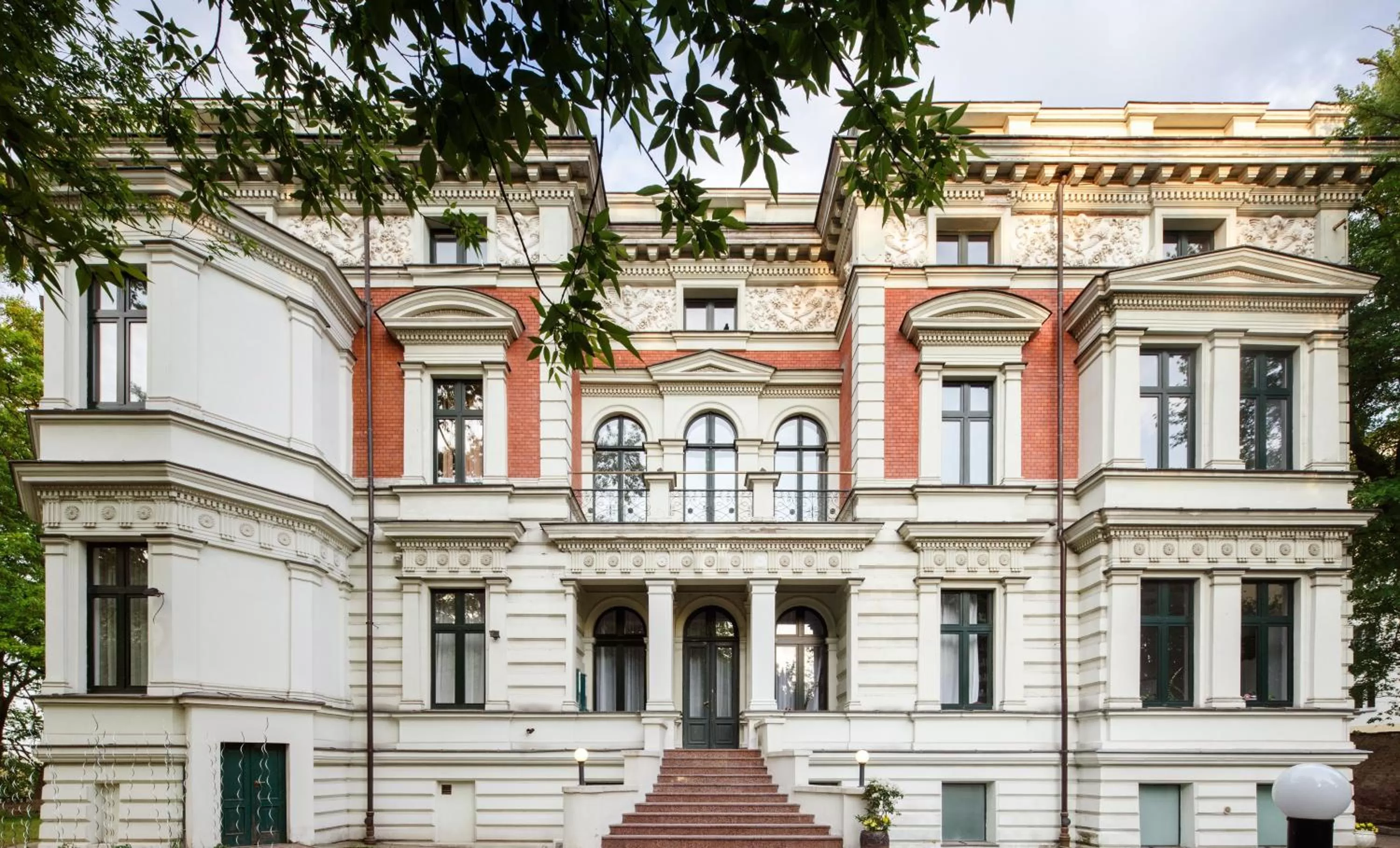 Property building in Matejki 8