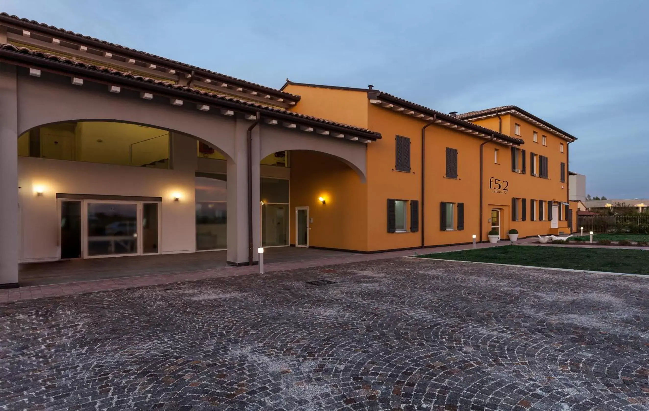 Facade/entrance, Property Building in Hotel Forlanini 52