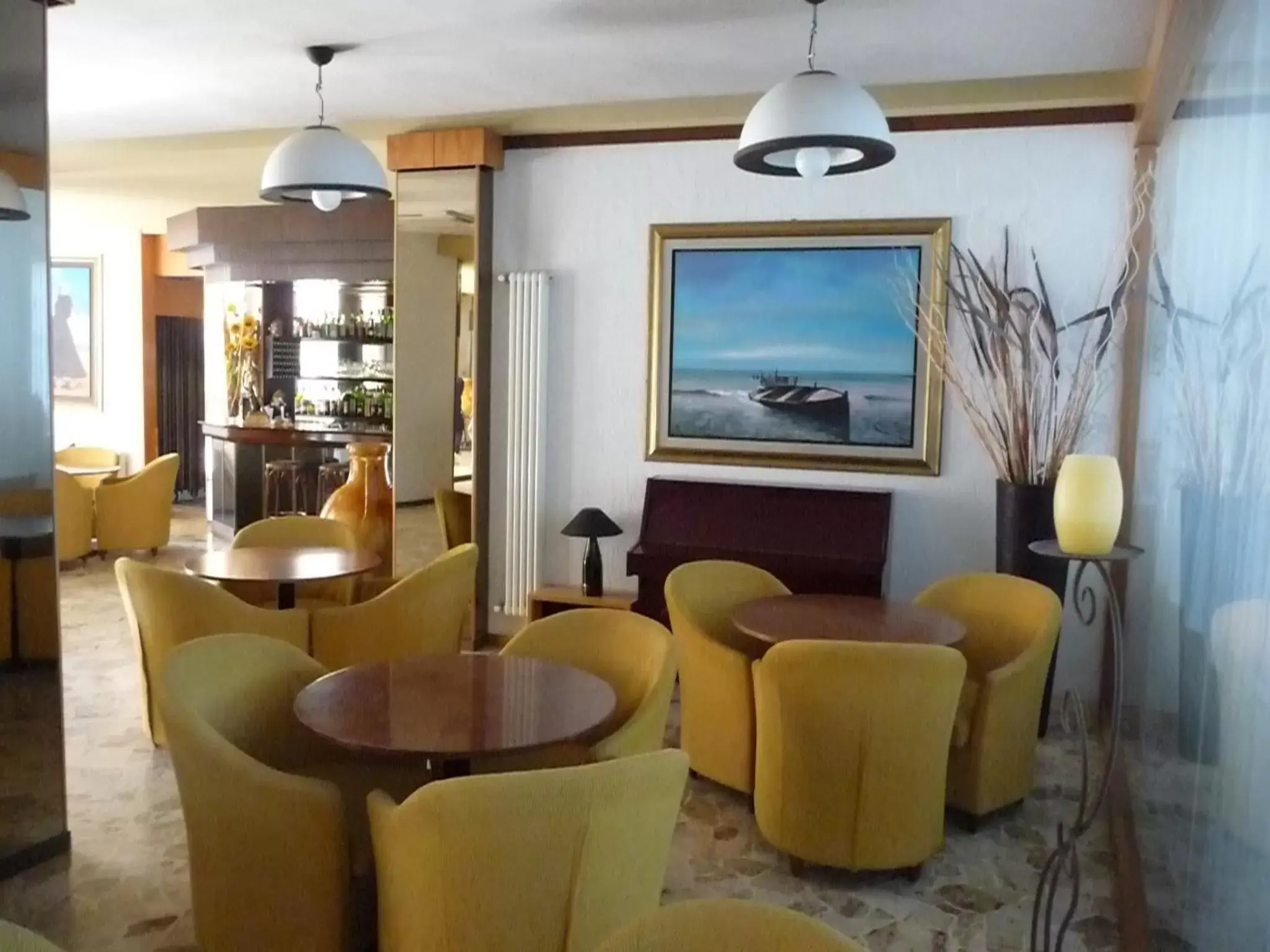 Communal lounge/ TV room, Lounge/Bar in Hotel David