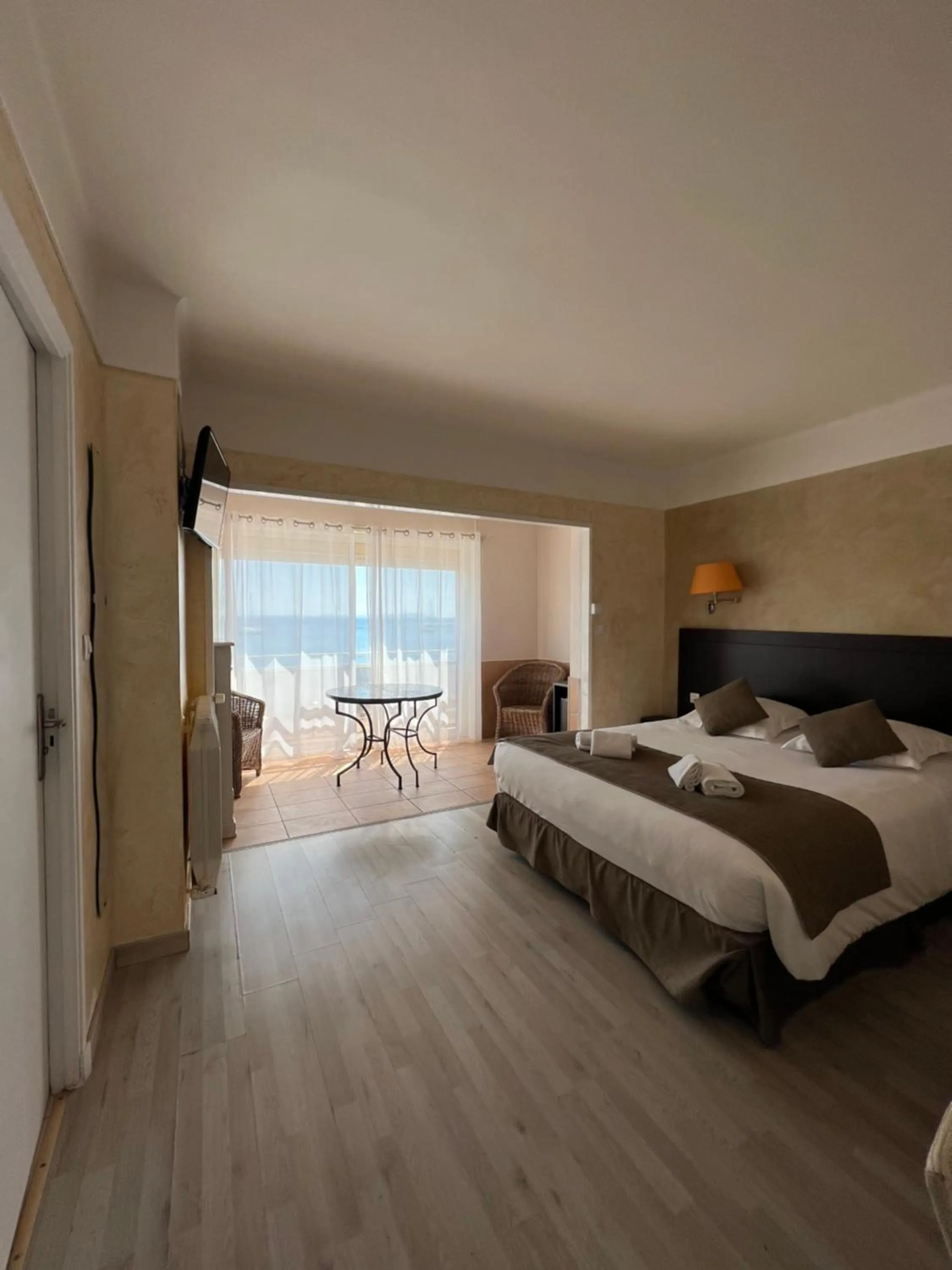 Bed in Hotel La Potiniere