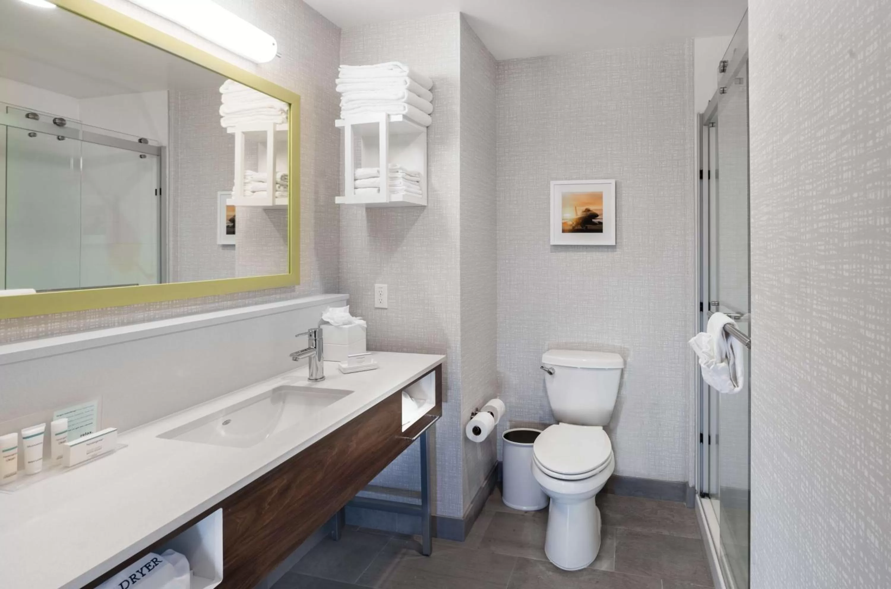 Bathroom in Hampton Inn Riverside March Air Force Base, Ca