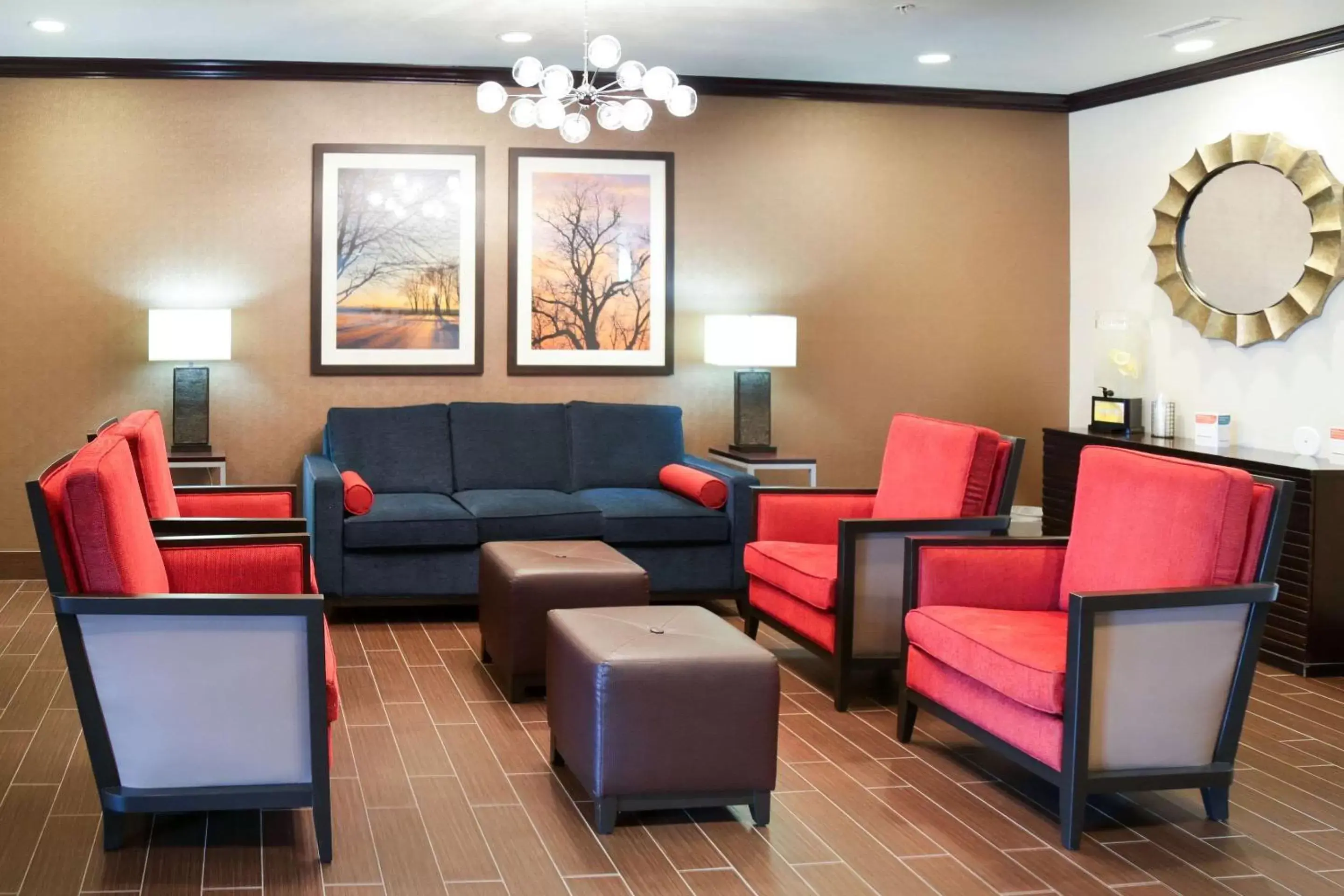 Lobby or reception, Seating Area in Comfort Inn & Suites Grinnell near I-80