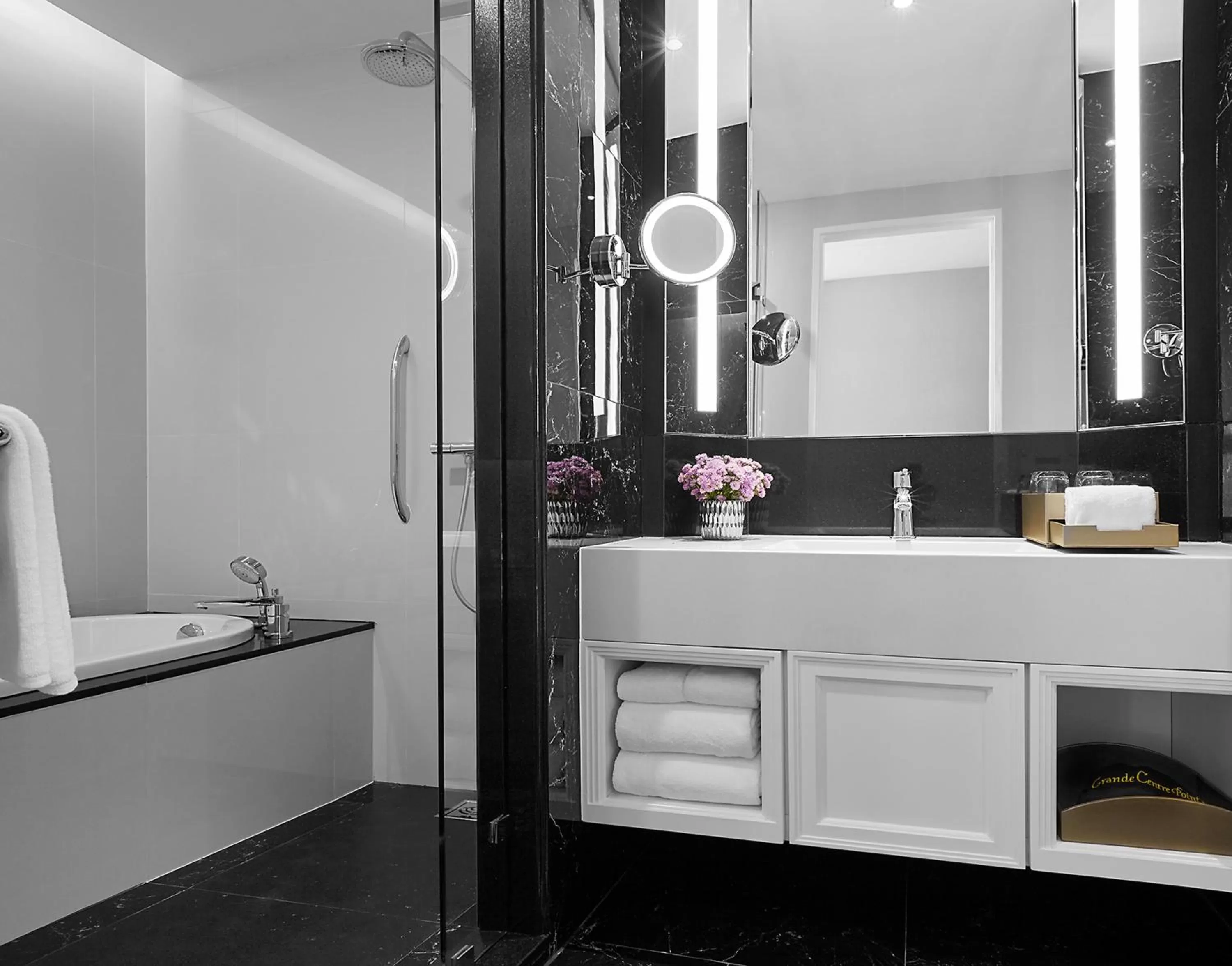Bathroom in Grande Centre Point Sukhumvit 55 Thong Lo