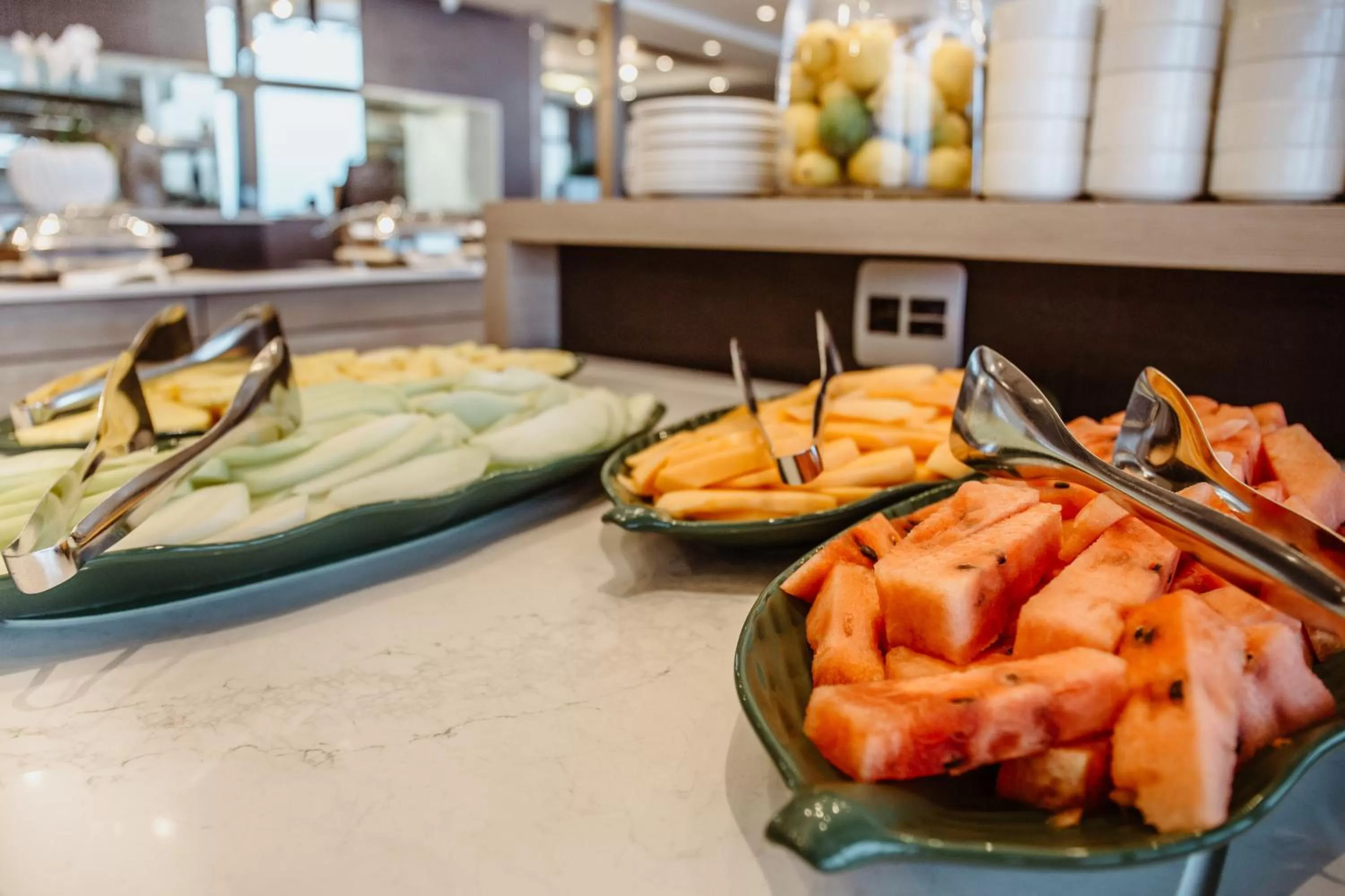 Restaurant/places to eat in Belaire Suites Hotel