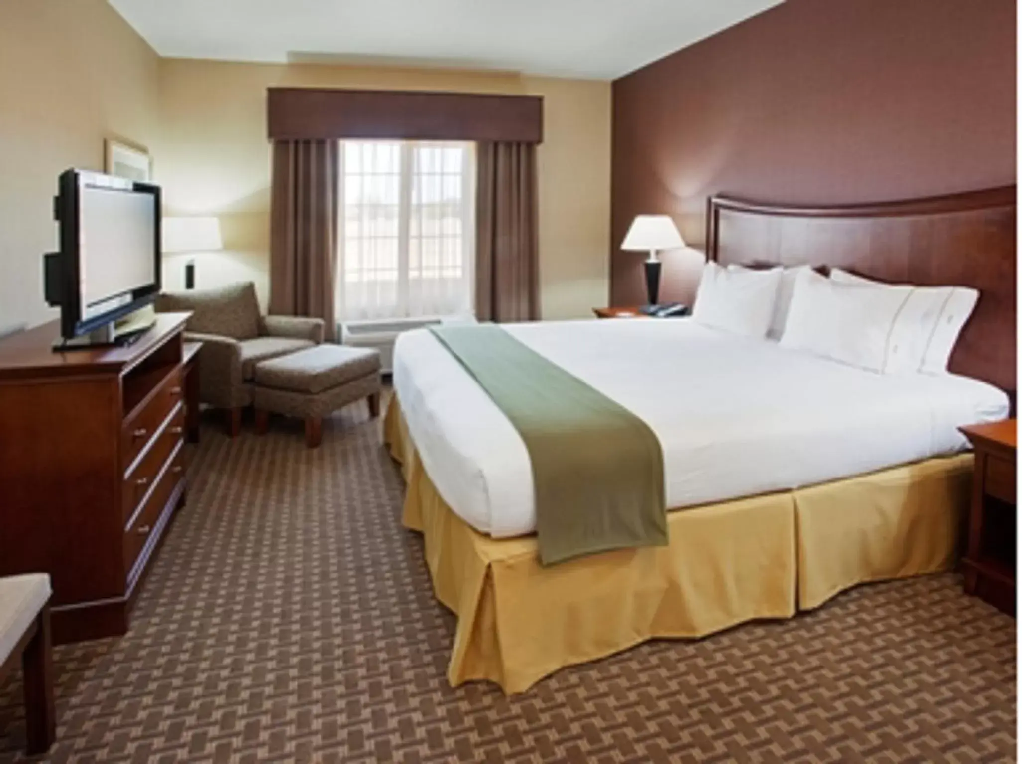 Photo of the whole room, Bed in Holiday Inn Express Hotel & Suites Willows, an IHG Hotel