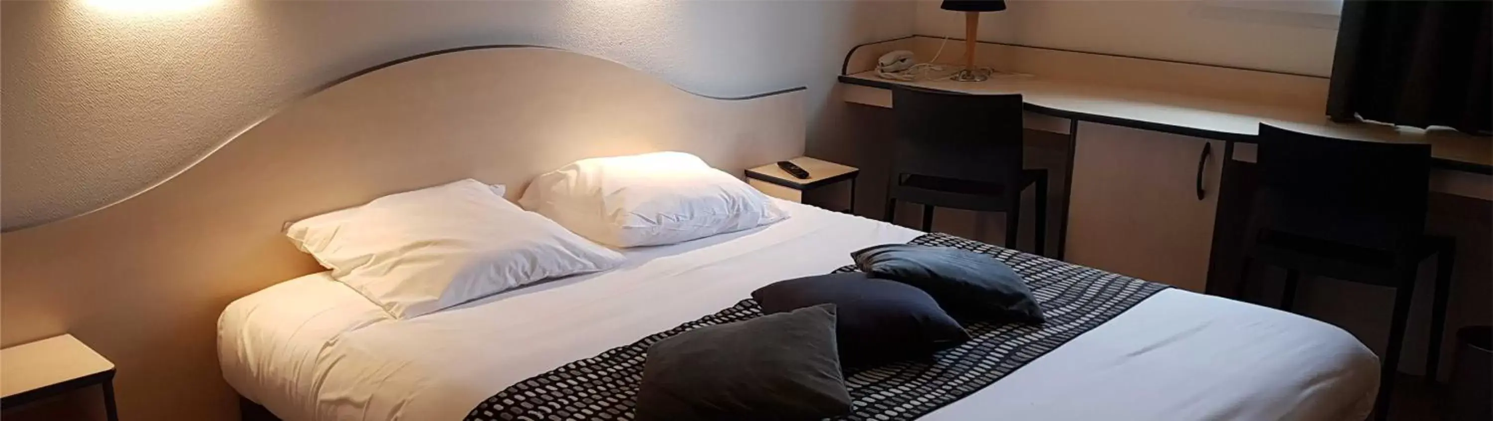 Bedroom, Bed in ACE Hôtel Vendée Saint Hermine