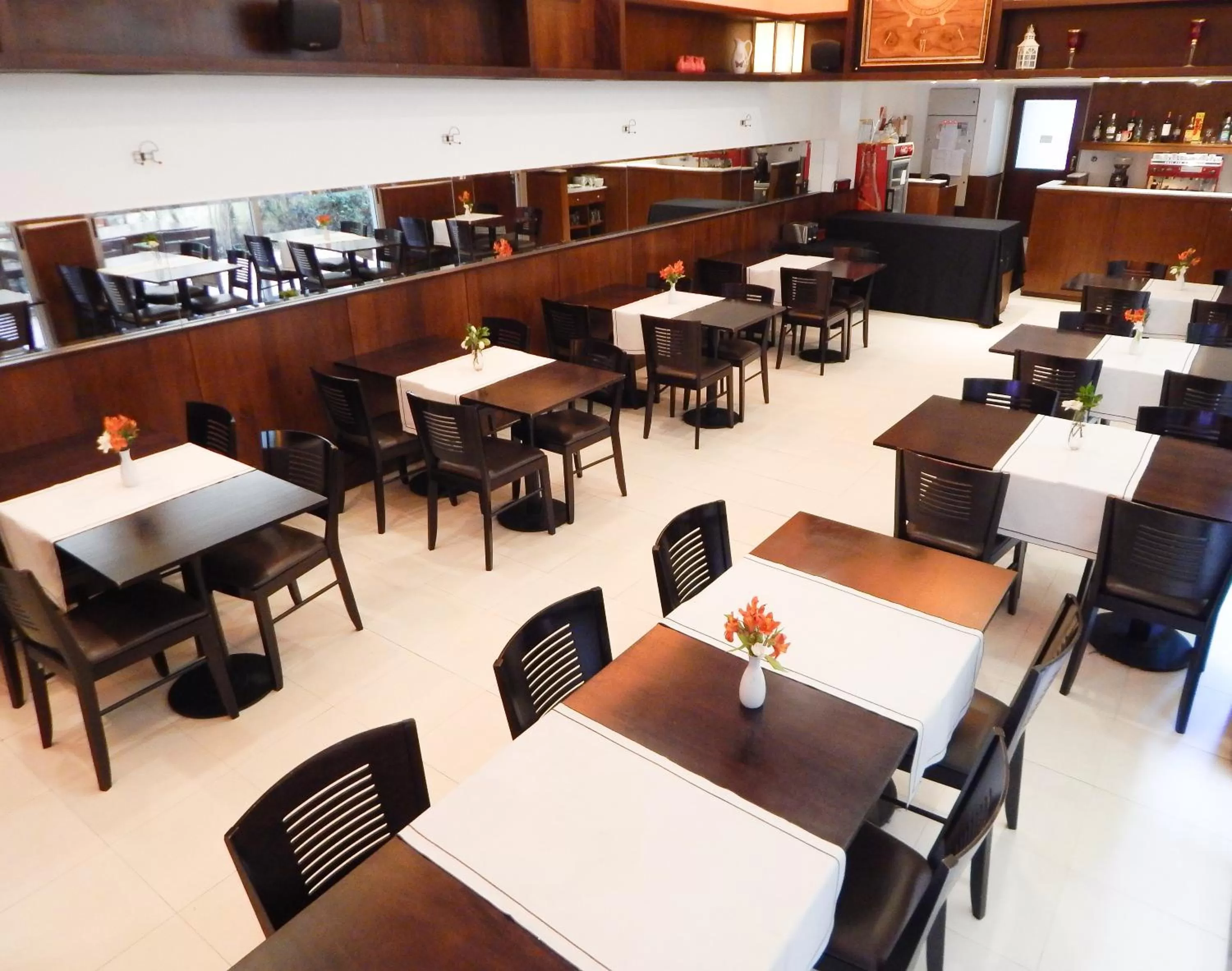 Restaurant/places to eat in Ribera Sur Hotel