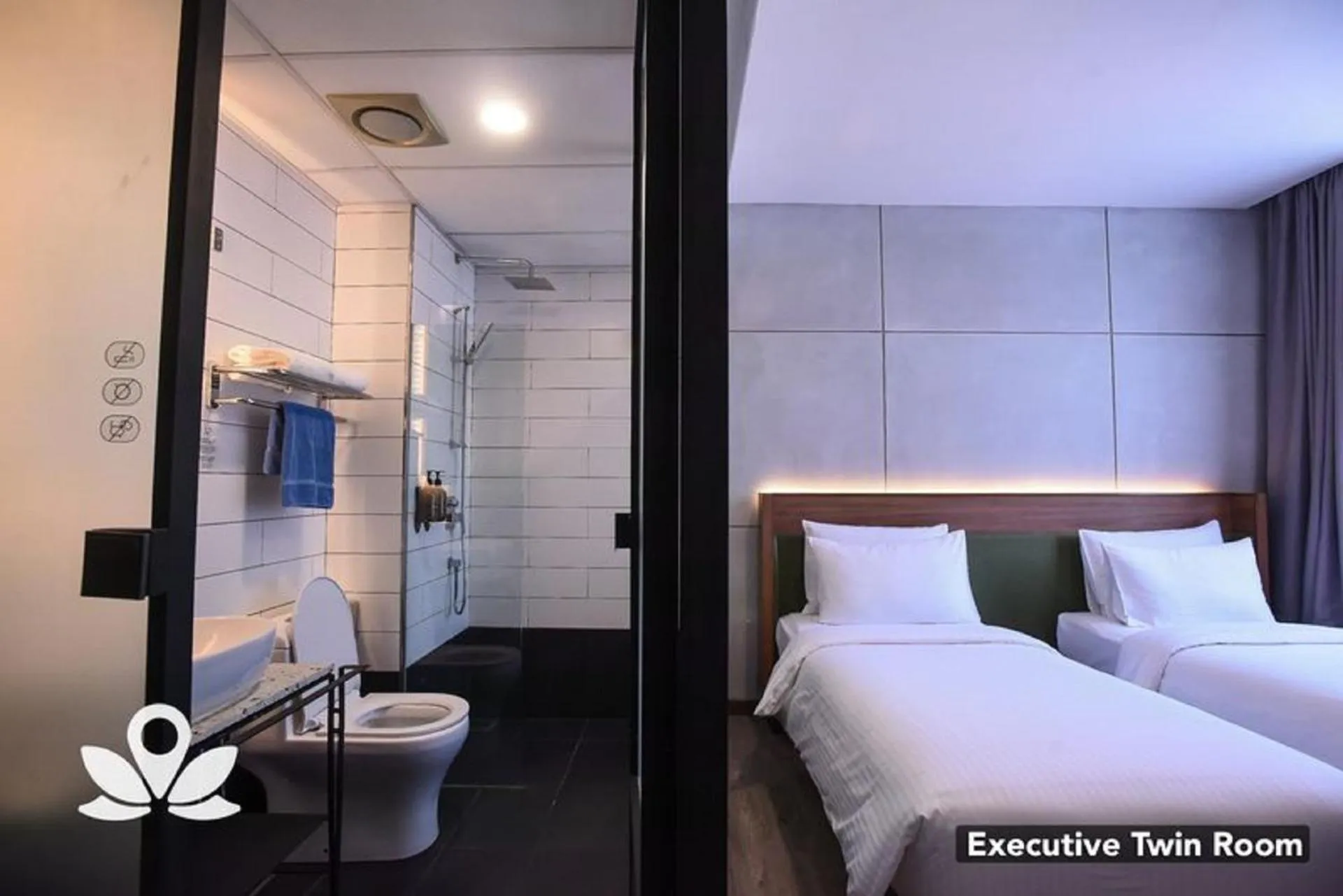 Photo of the whole room, Bed in Ceria Hotel