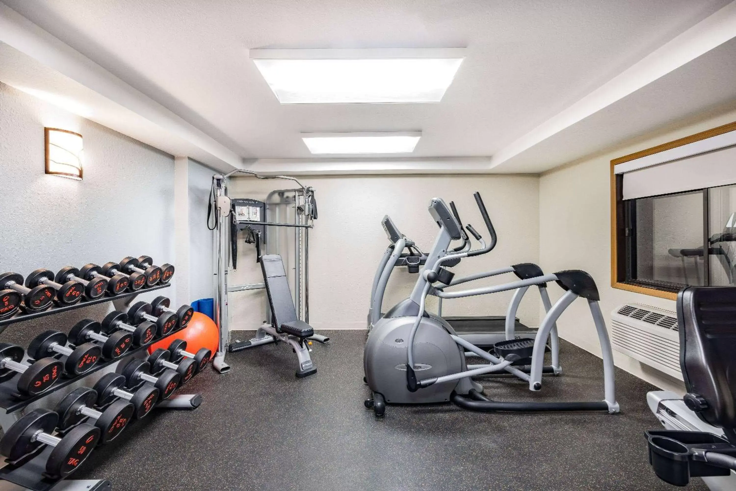 Fitness centre/facilities, Fitness Center/Facilities in AmericInn by Wyndham Duluth South Proctor Black Woods Event Ctr