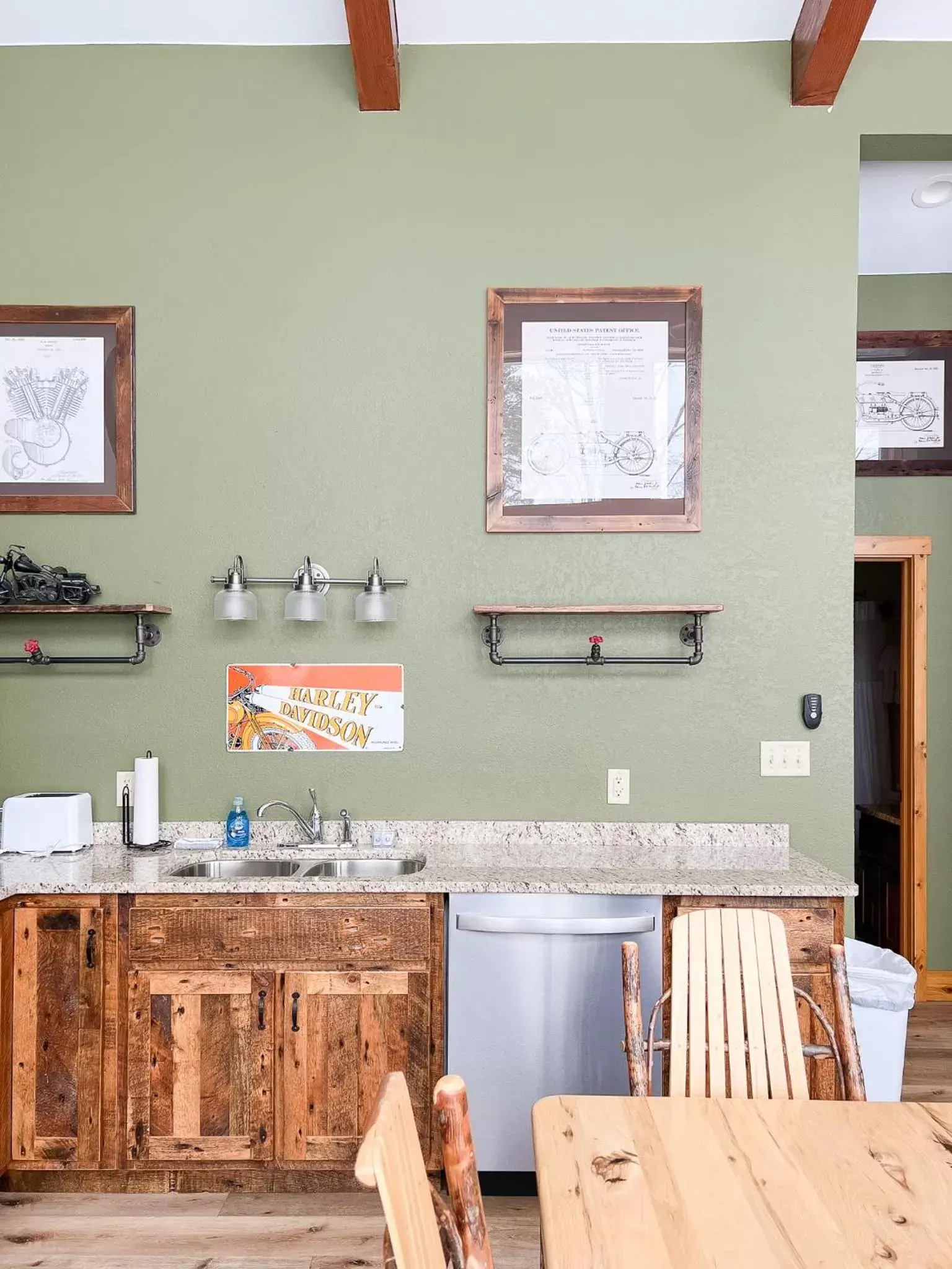 Kitchen/Kitchenette in Cranberry Inn