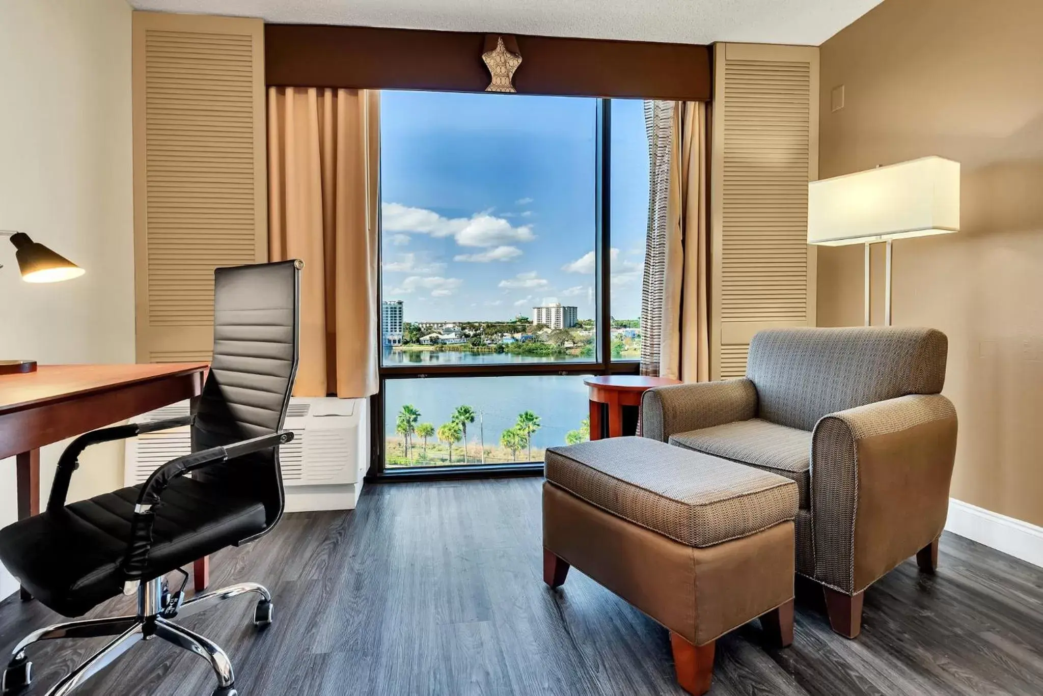 Seating Area in Best Western Orlando Gateway Hotel