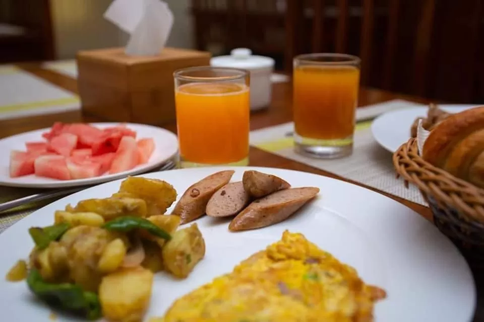 Restaurant/places to eat in Hotel Sadan