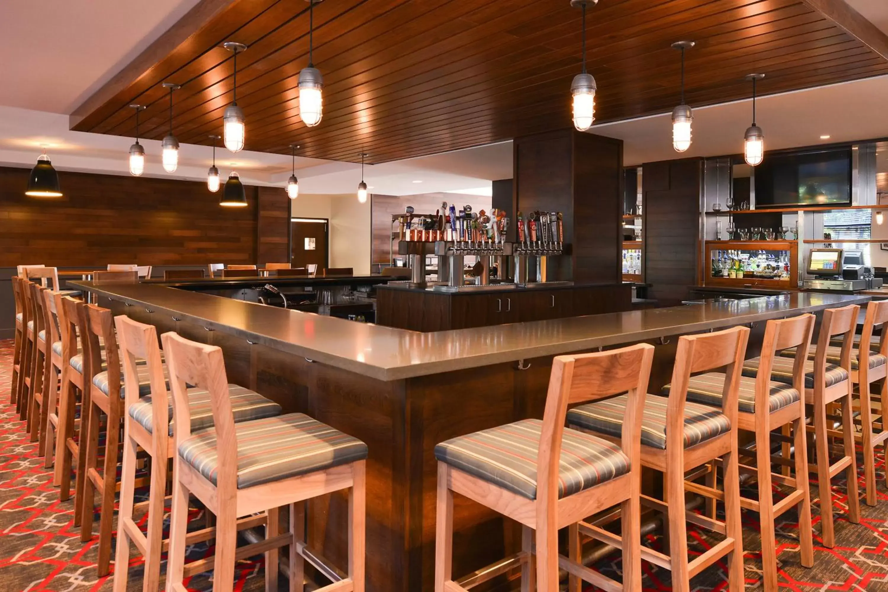 Restaurant/places to eat, Lounge/Bar in Four Points by Sheraton Detroit Metro Airport