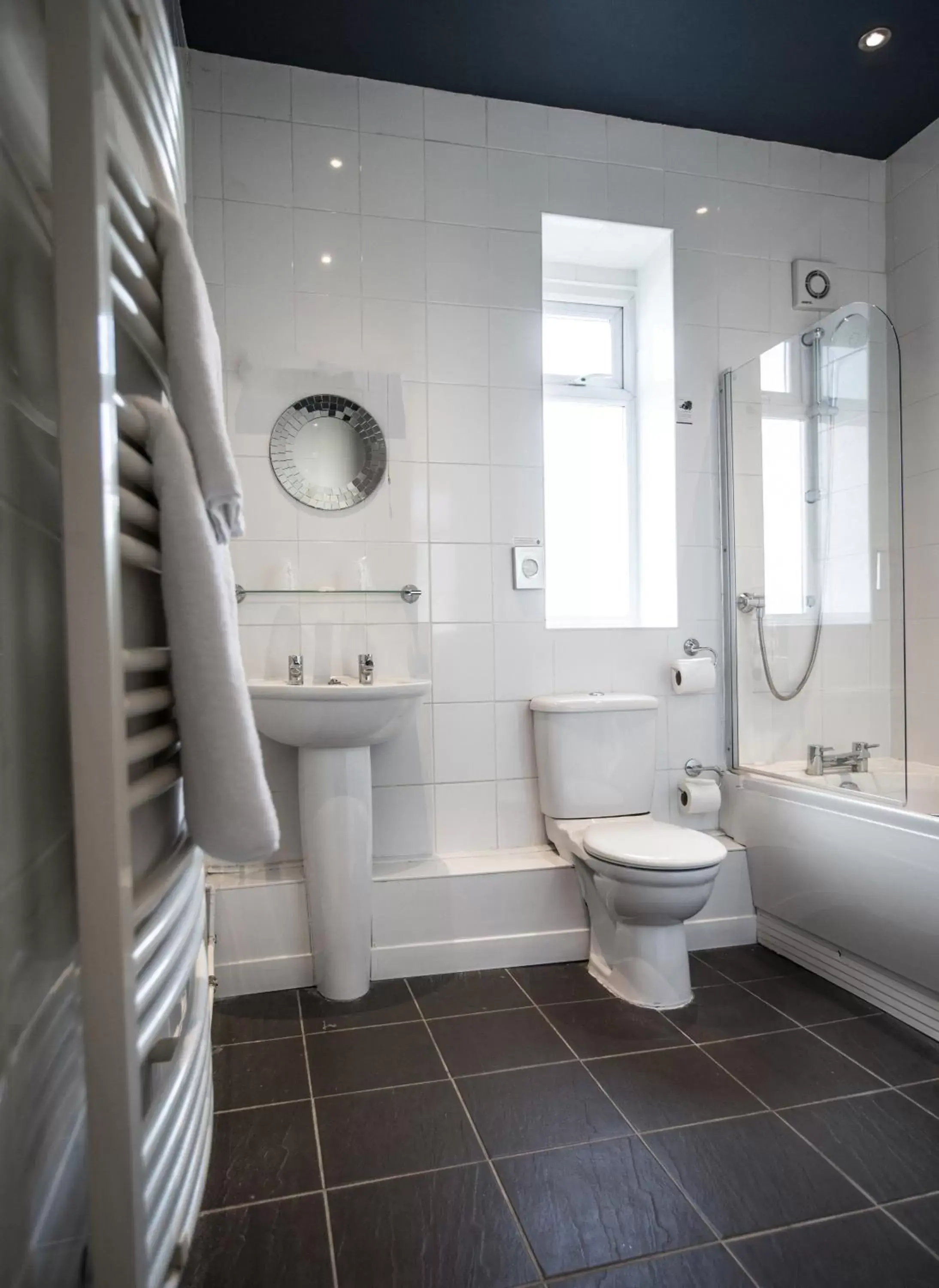 Bathroom in Roker Hotel BW Premier Collection