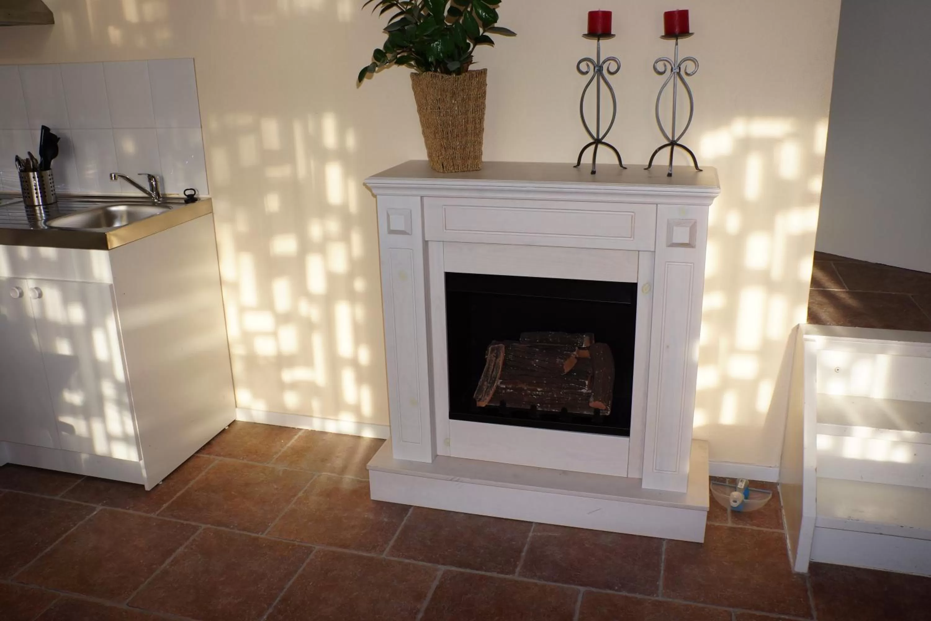 Decorative detail, TV/Entertainment Center in Quarenta Studio