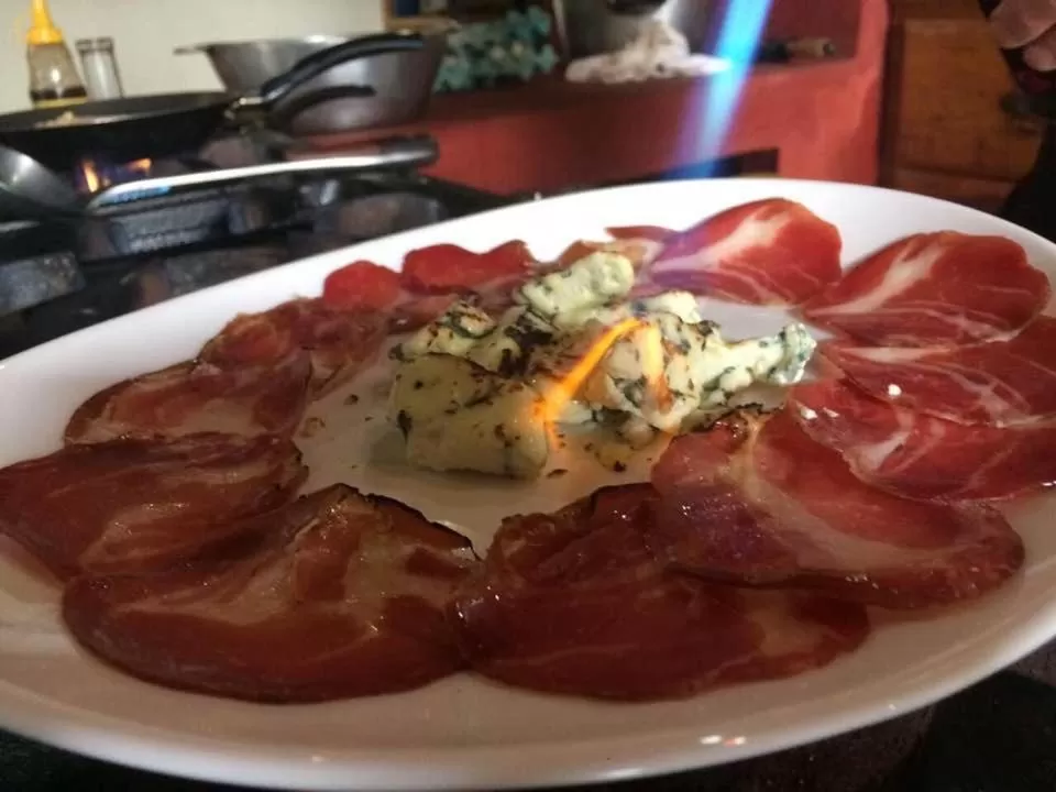 A Mi Manera Pousada , cerveja própria e Bistrô !